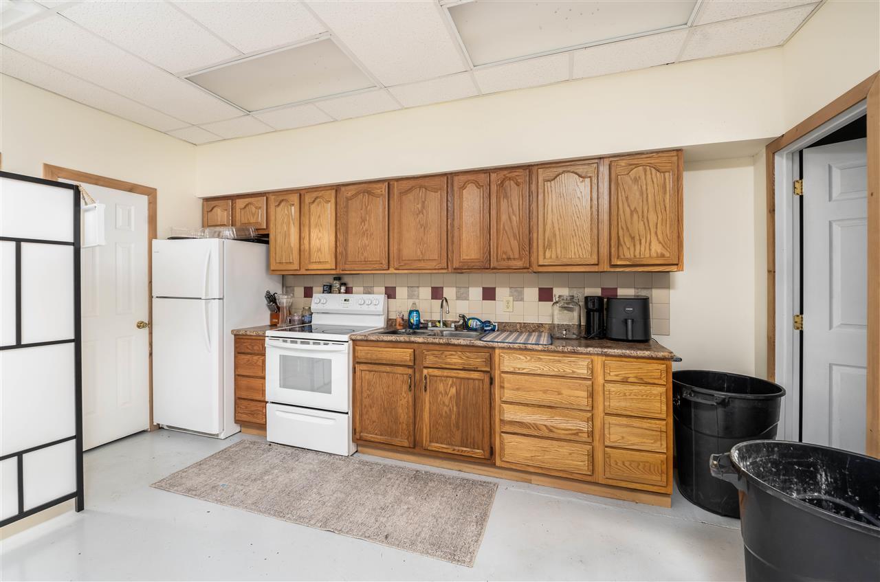 Connersville, Indiana, 47331, United States, 3 Bedrooms Bedrooms, ,2 BathroomsBathrooms,Residential,For Sale,1847503