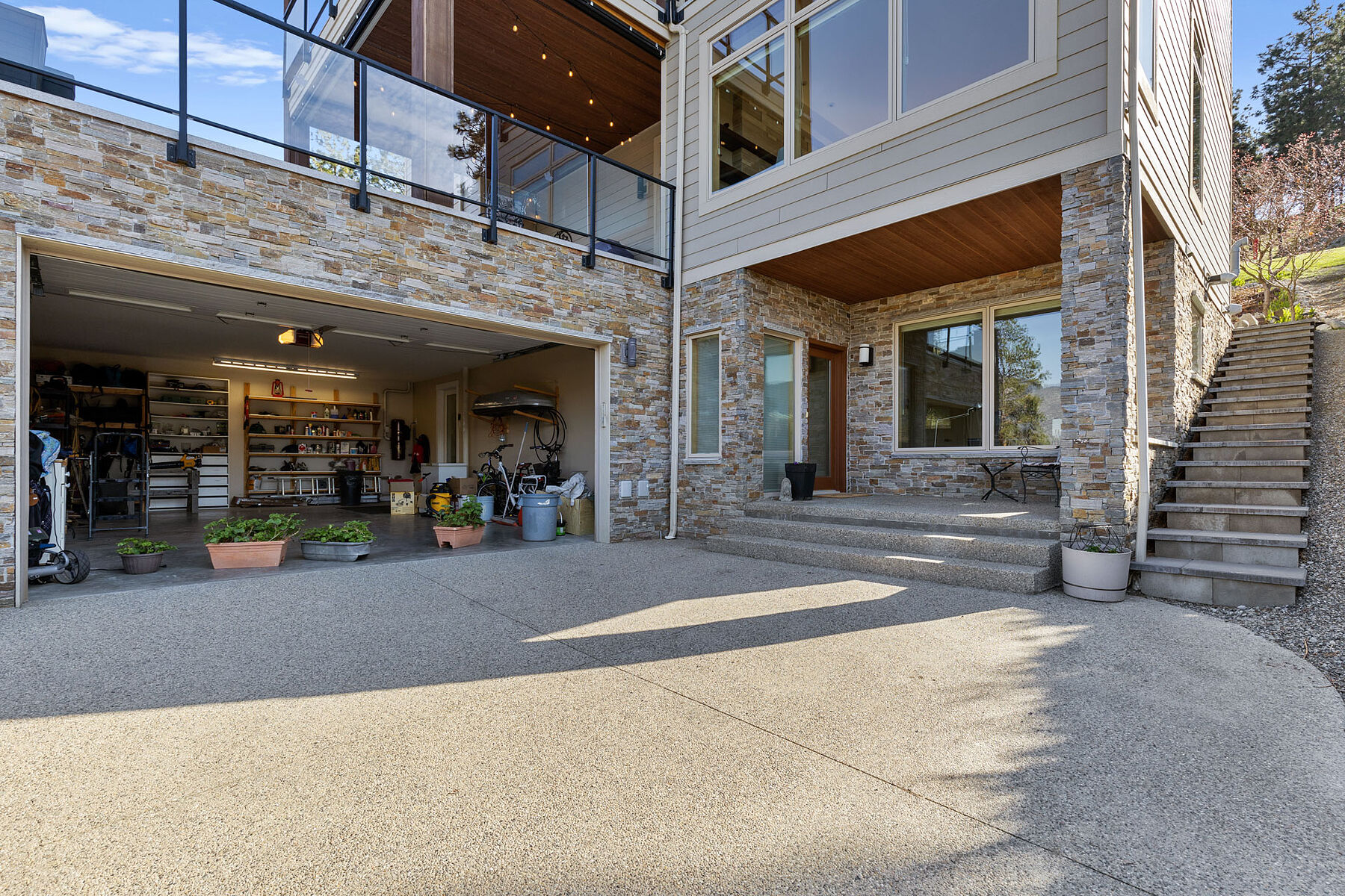  Stunning Family Home - 物件實景