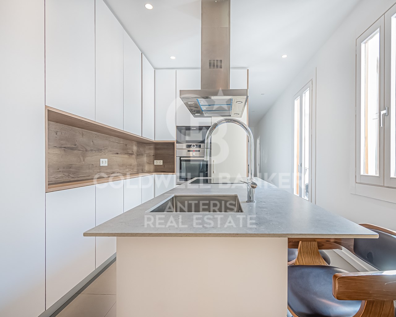 Barcelona, Catalonia, ES, 3 Bedrooms Bedrooms, ,2 BathroomsBathrooms,Residential,For Sale,1827864