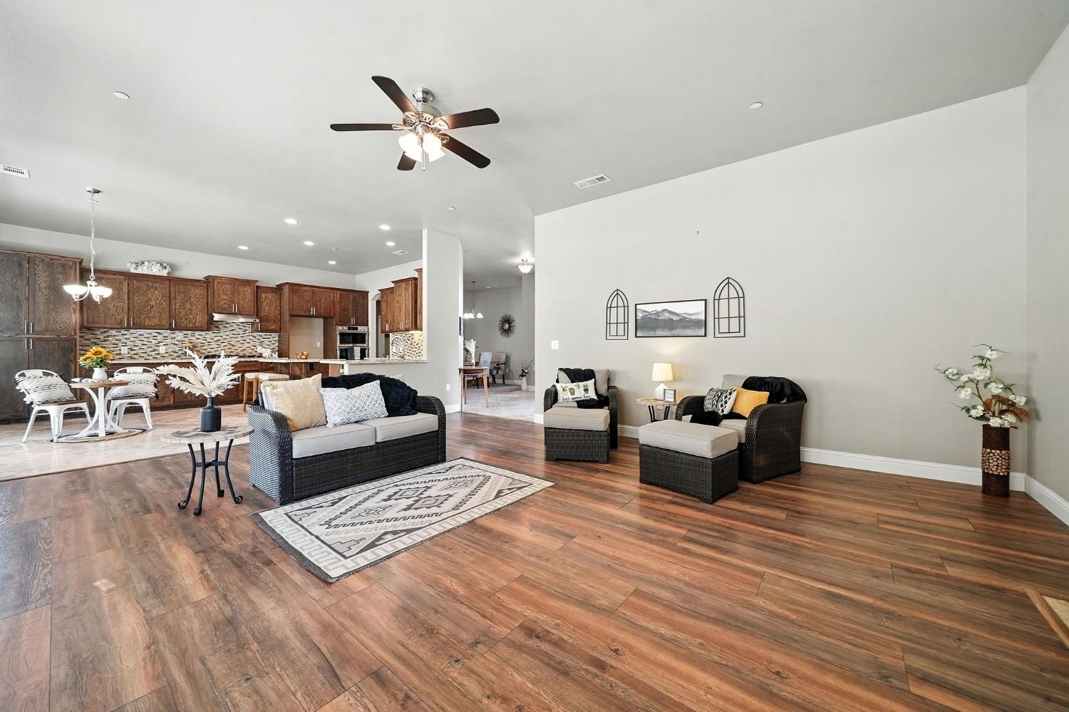 Valley Springs, California, 95252, United States, 3 Bedrooms Bedrooms, ,2 BathroomsBathrooms,Residential,For Sale,1943125