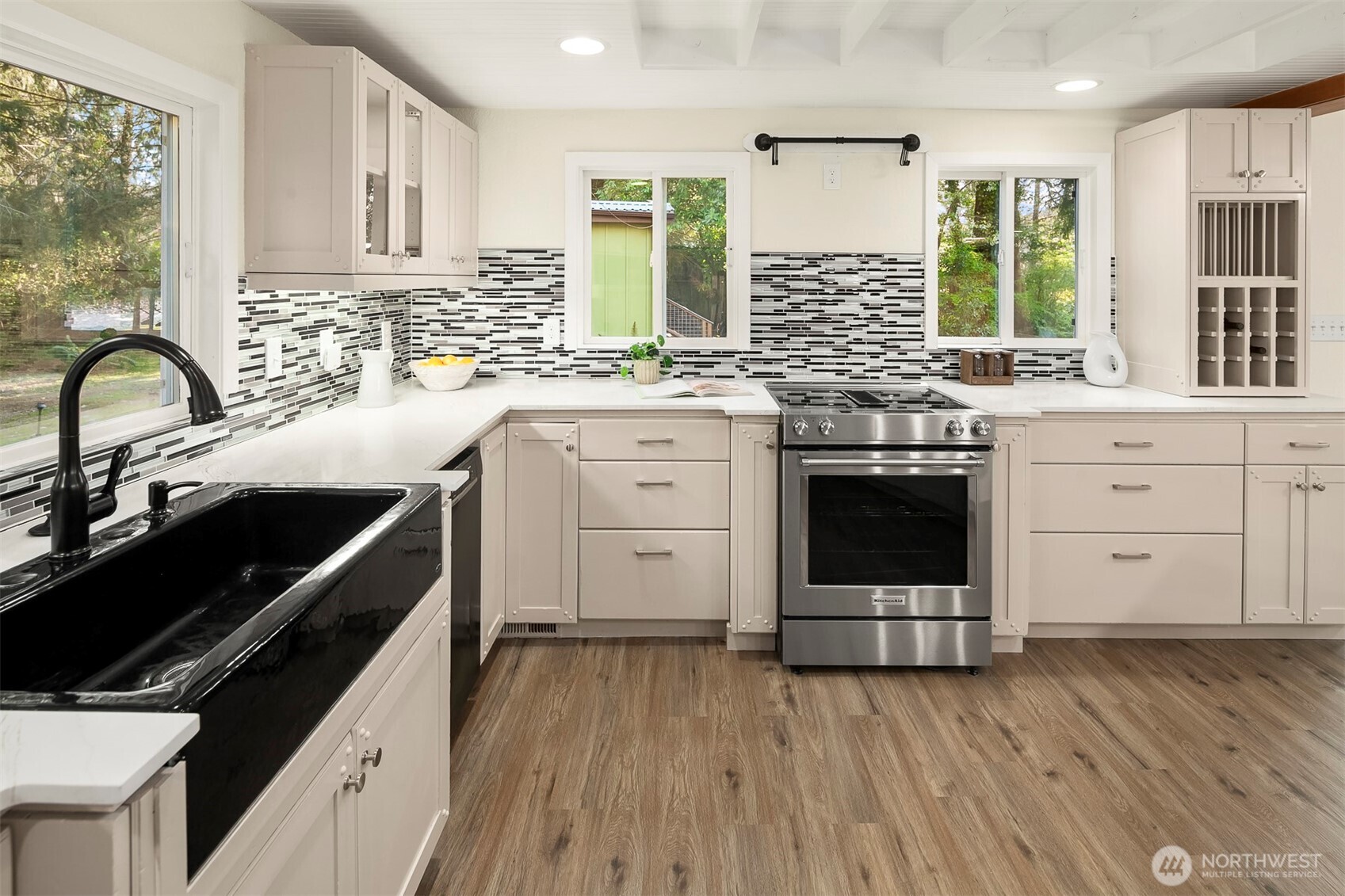 North Bend, Washington, 98045, United States, 3 Bedrooms Bedrooms, ,2 BathroomsBathrooms,Residential,For Sale,1989683