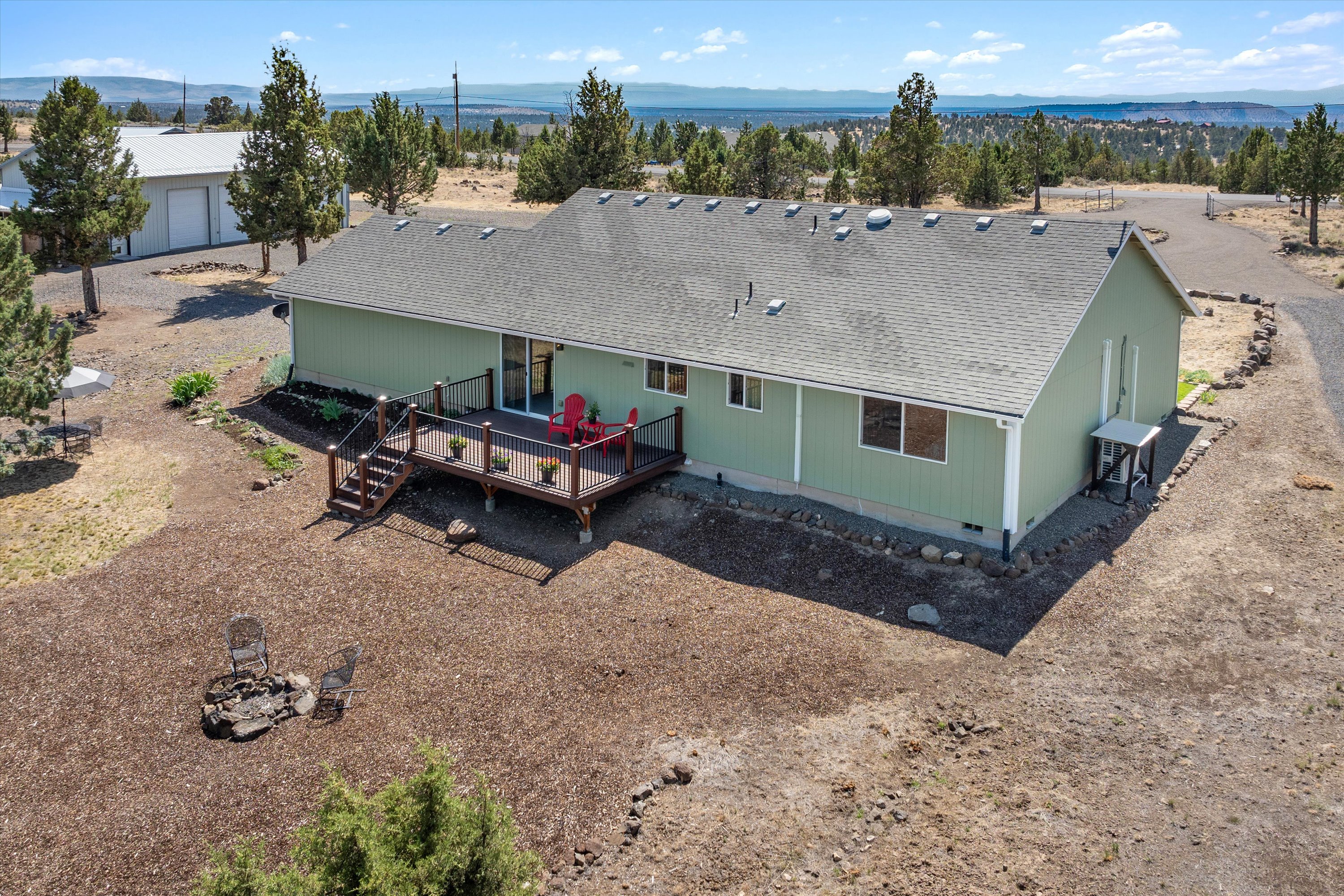 Prineville, Oregon, 97754, United States, 3 Bedrooms Bedrooms, ,2 BathroomsBathrooms,Residential,For Sale,1849917