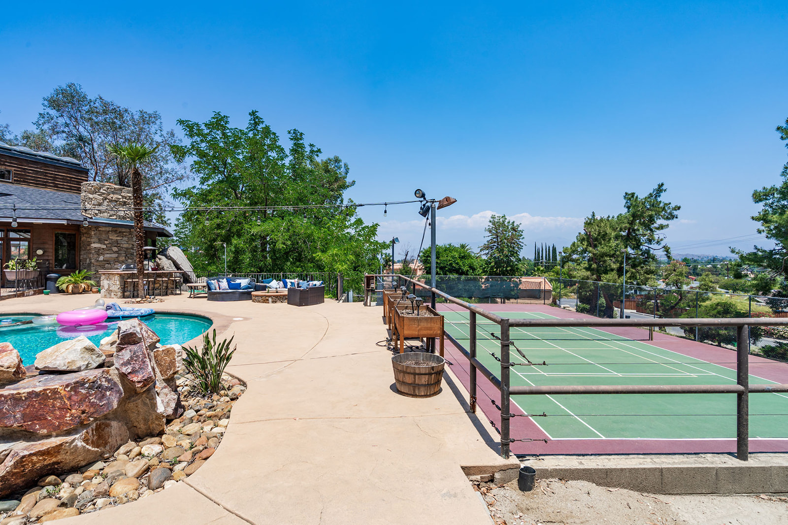 Hemet, California, 92544, United States, 6 Bedrooms Bedrooms, ,6 BathroomsBathrooms,Residential,For Sale,1849818