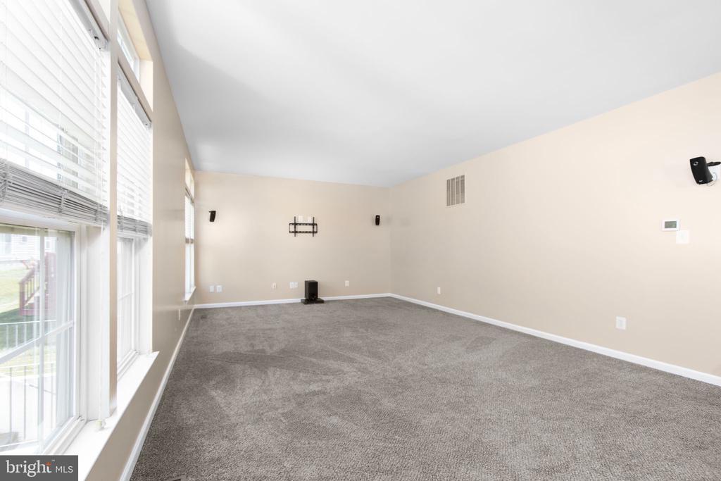 Fredericksburg, Virginia, 22407, United States, 4 Bedrooms Bedrooms, ,4 BathroomsBathrooms,Residential,For Sale,1883172