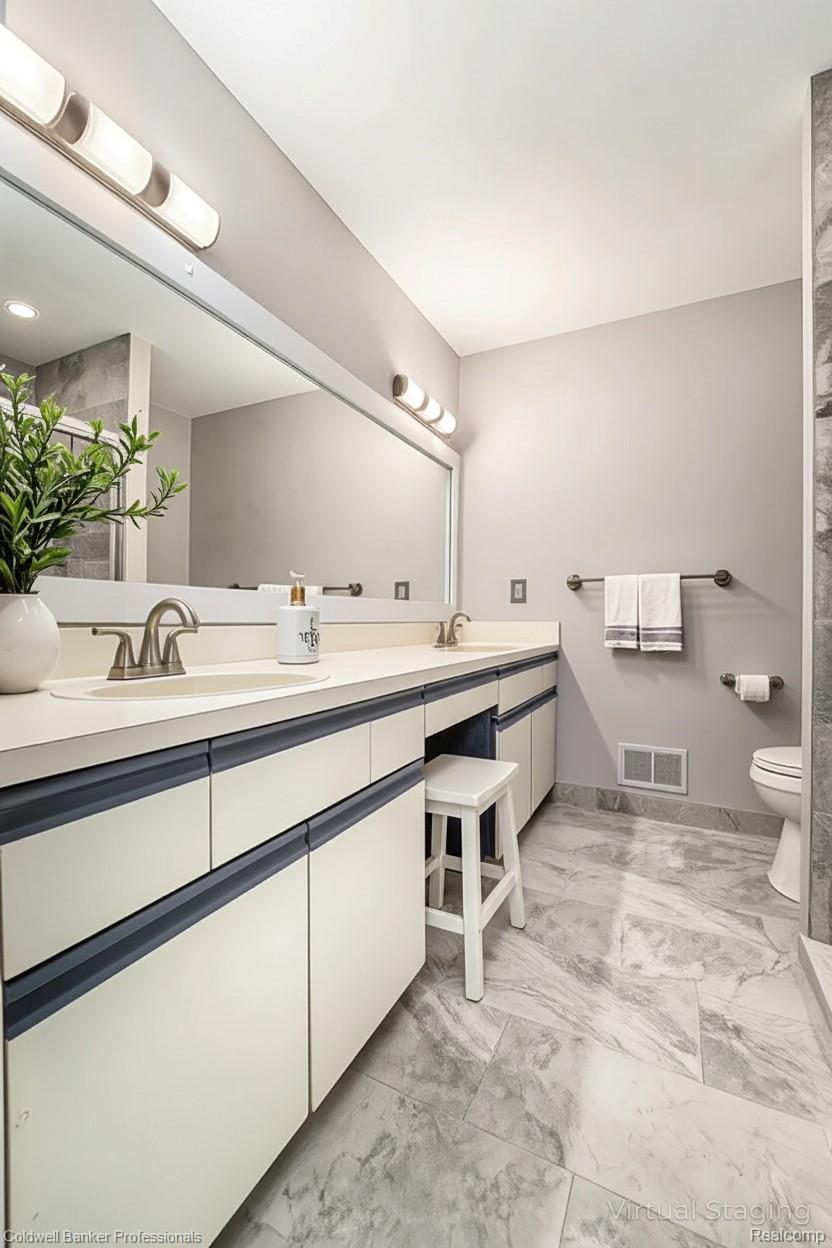 ShelbyTwp, Michigan, 48315, United States, 3 Bedrooms Bedrooms, ,4 BathroomsBathrooms,Residential,For Sale,1967840