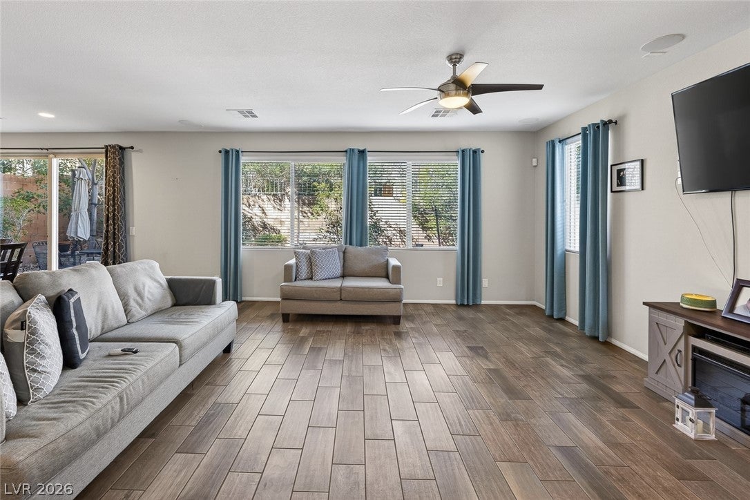 Las Vegas, Nevada, 89129, United States, 4 Bedrooms Bedrooms, ,3 BathroomsBathrooms,Residential,For Sale,2023651