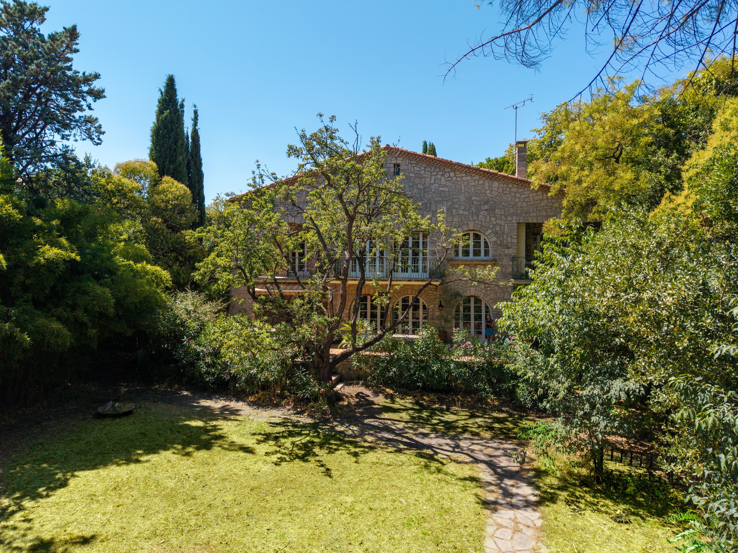  Near Les Arceaux, a 1970s stone gem… - 物件實景