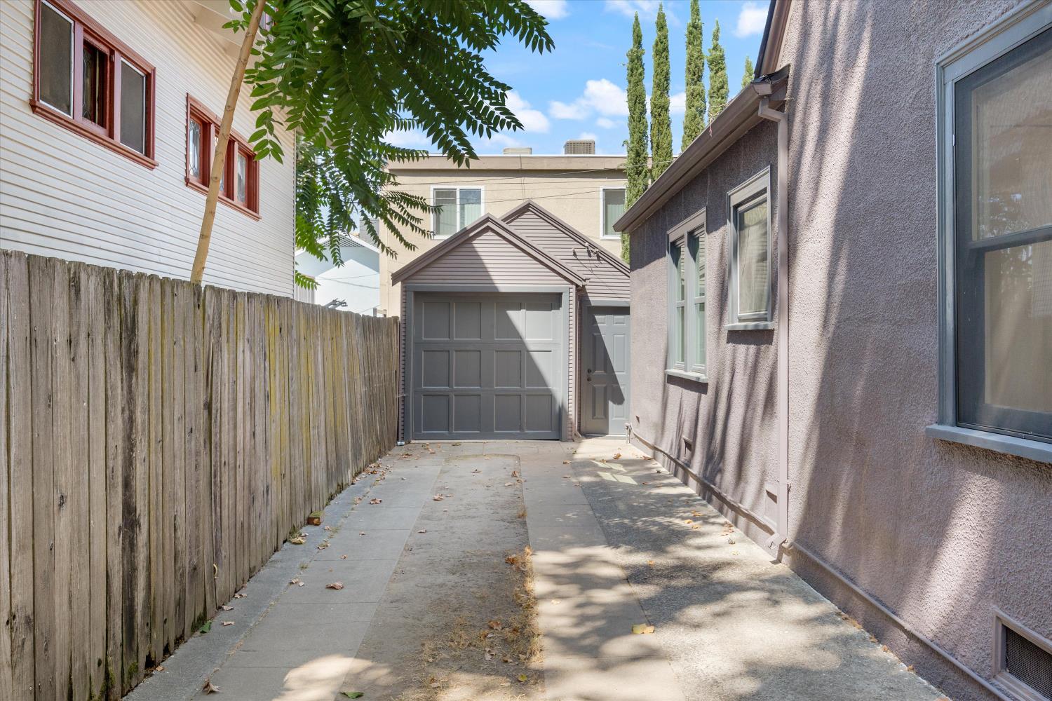 Sacramento, California, 95816, United States, 2 Bedrooms Bedrooms, ,1 BathroomBathrooms,Residential,For Sale,1939561