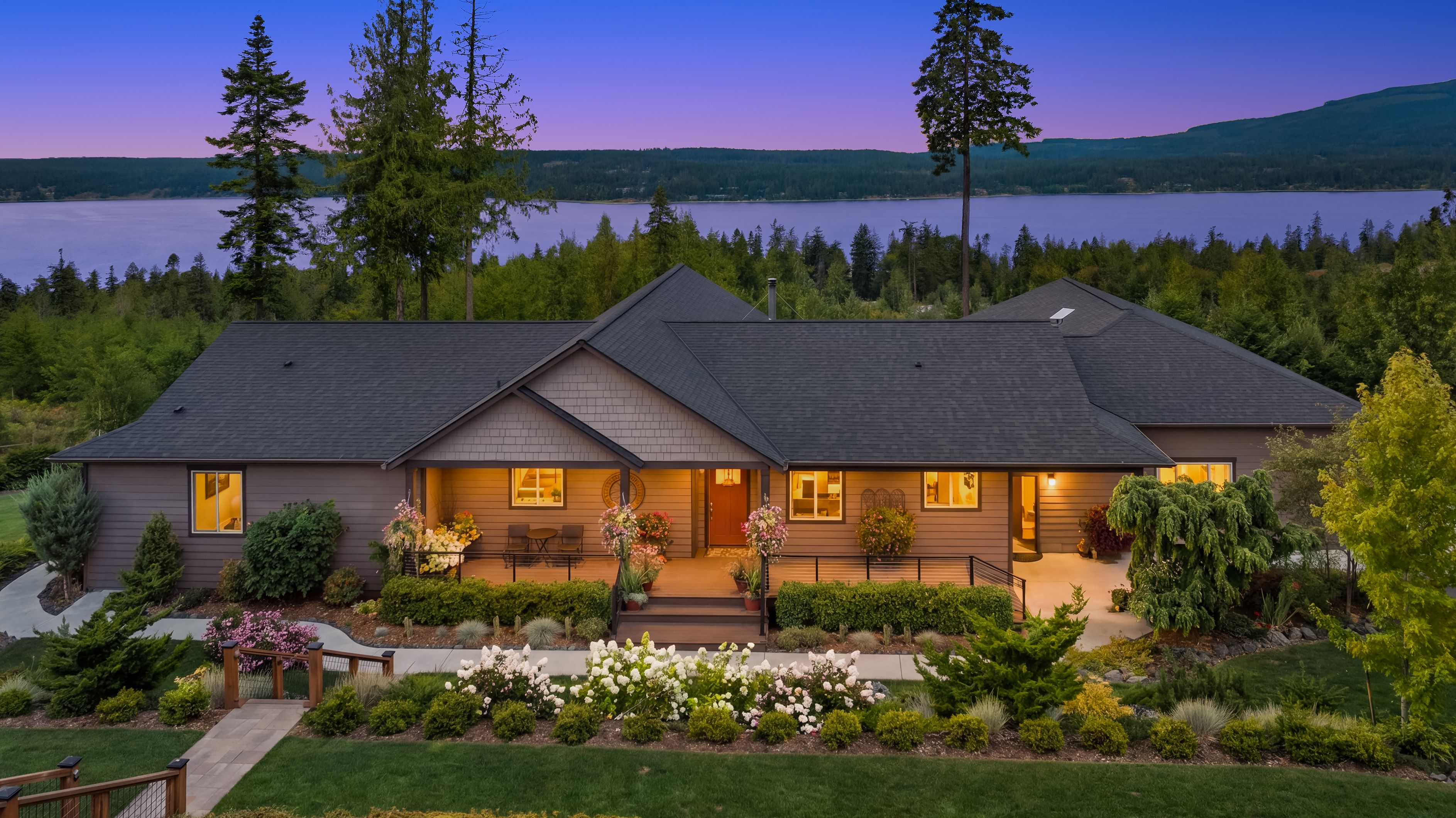 698 Streamside Dr, Sequim, WA 98382