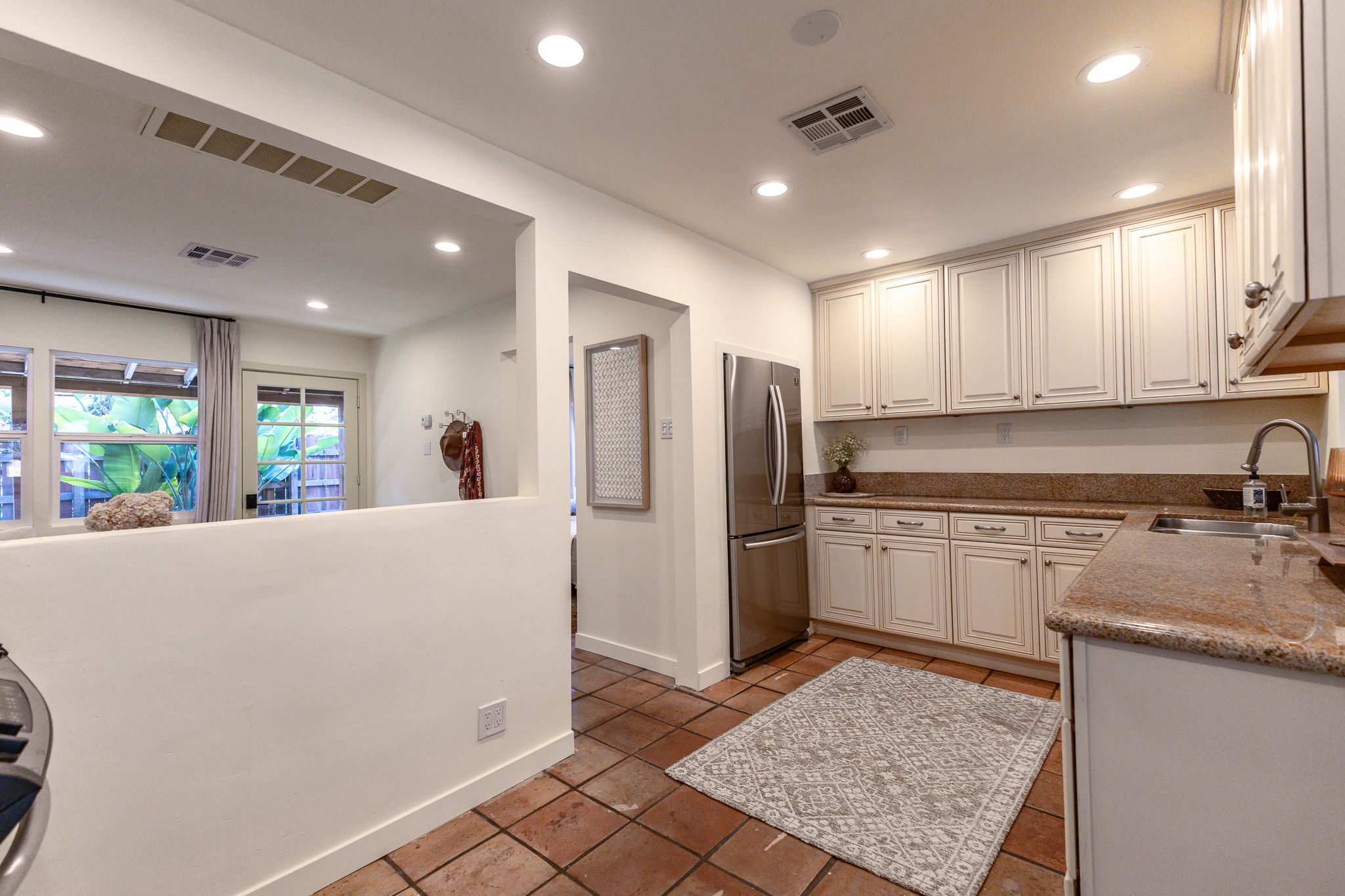  927 Pine Grove Ave - 物件實景