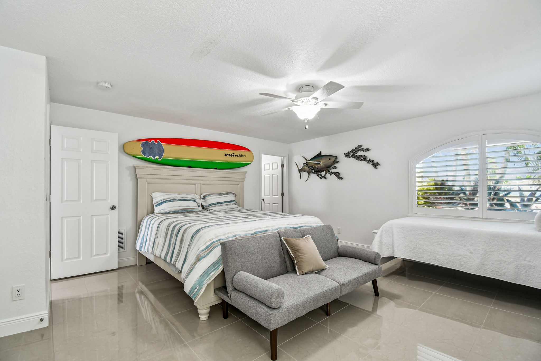 Madeira Beach, Florida, 33708, United States, 6 Bedrooms Bedrooms, ,6 BathroomsBathrooms,Residential,For Sale,1975666