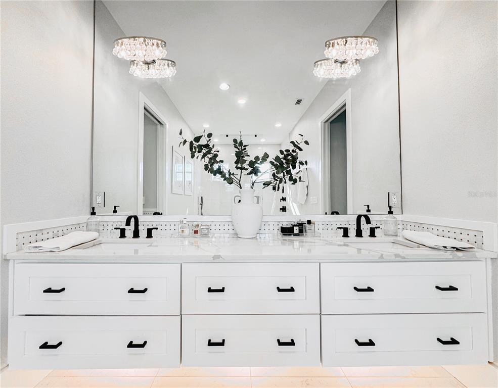 Sarasota, Florida, 34231, United States, 4 Bedrooms Bedrooms, ,3 BathroomsBathrooms,Residential,For Sale,1795069