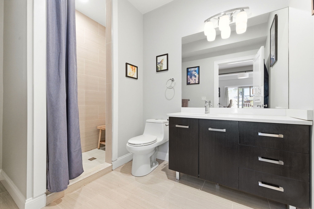 Boston, Massachusetts, 02128, United States, 2 Bedrooms Bedrooms, ,2 BathroomsBathrooms,Residential,For Sale,2048108