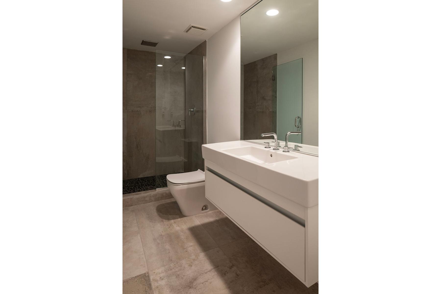 Minneapolis, Minnesota, 55410, United States, 4 Bedrooms Bedrooms, ,2 BathroomsBathrooms,Residential,For Sale,1805431