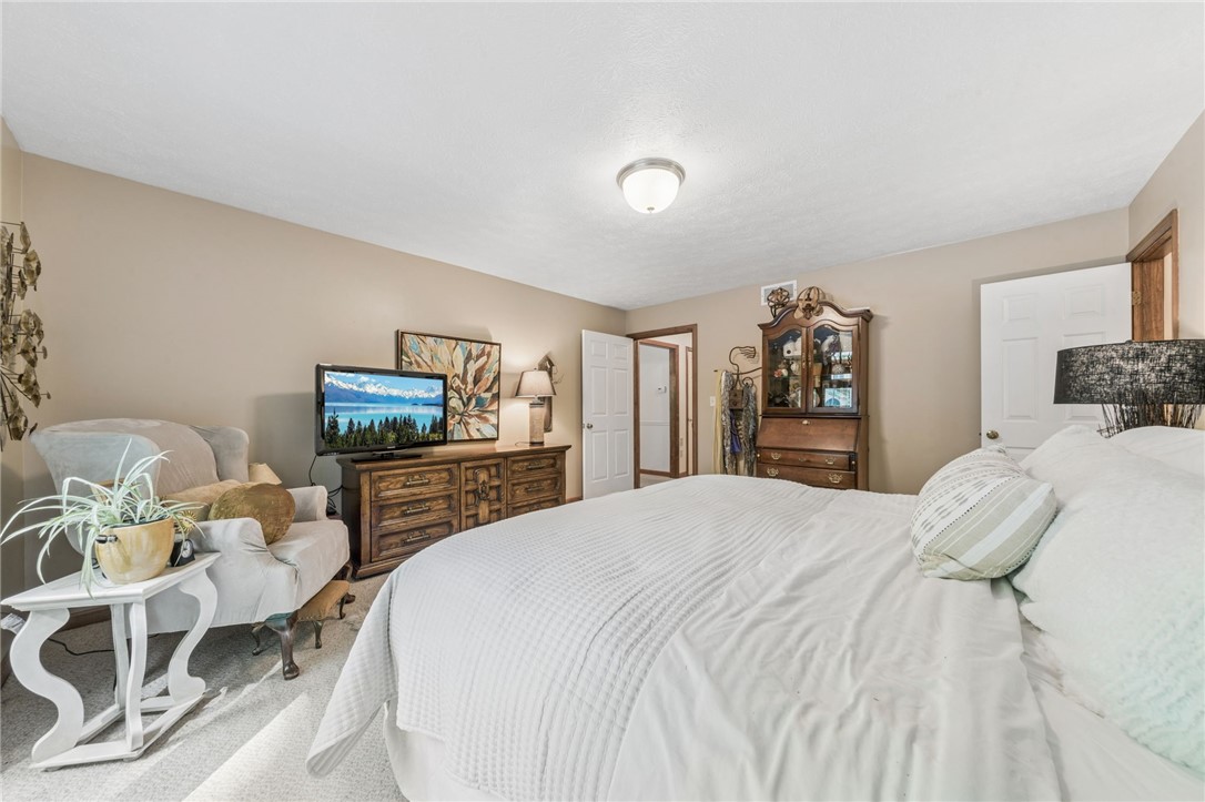 Level Green, Pennsylvania, 15085, United States, 4 Bedrooms Bedrooms, ,4 BathroomsBathrooms,Residential,For Sale,2049075