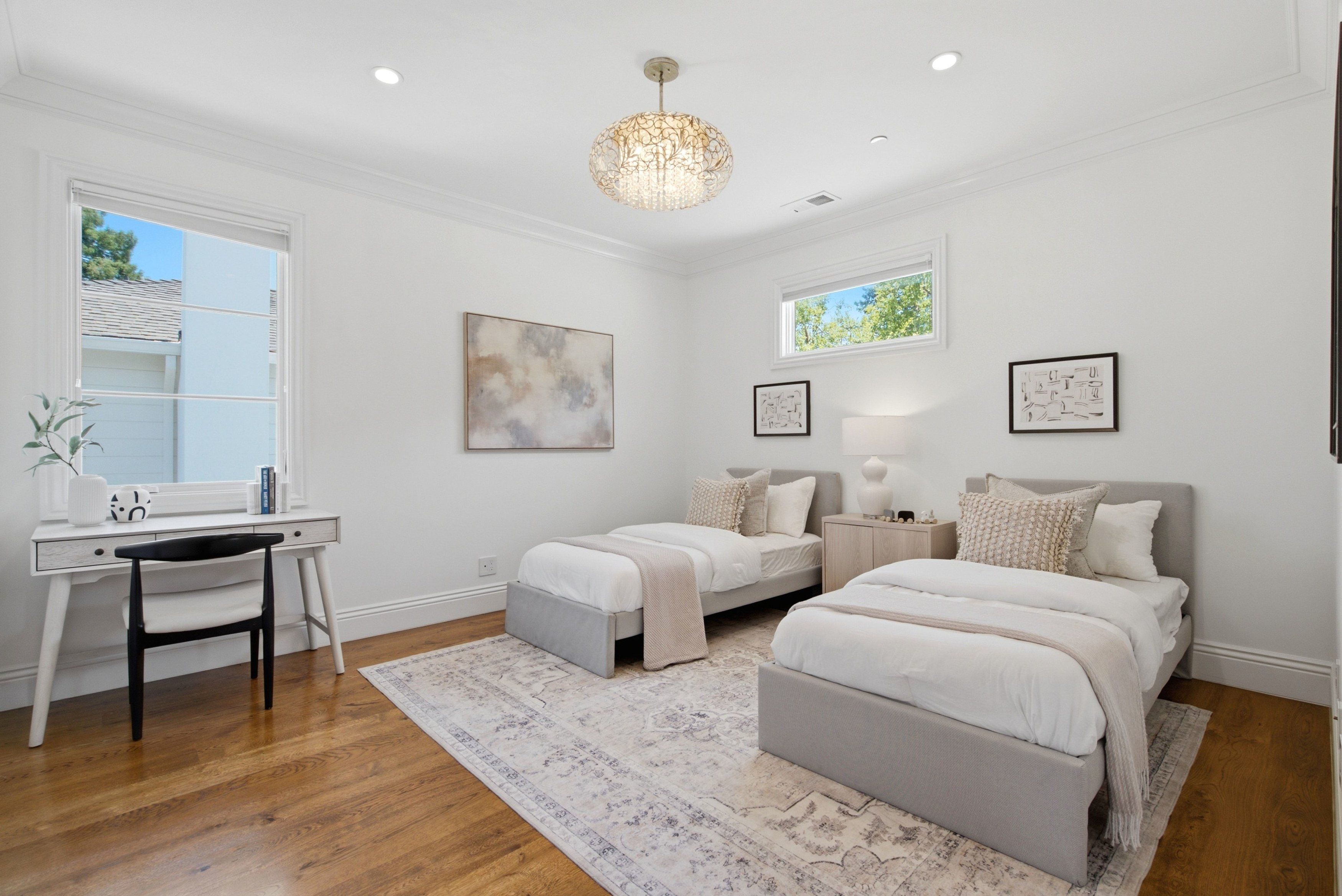  Beautifully Remodeled with Designer Finishes - 物件實景