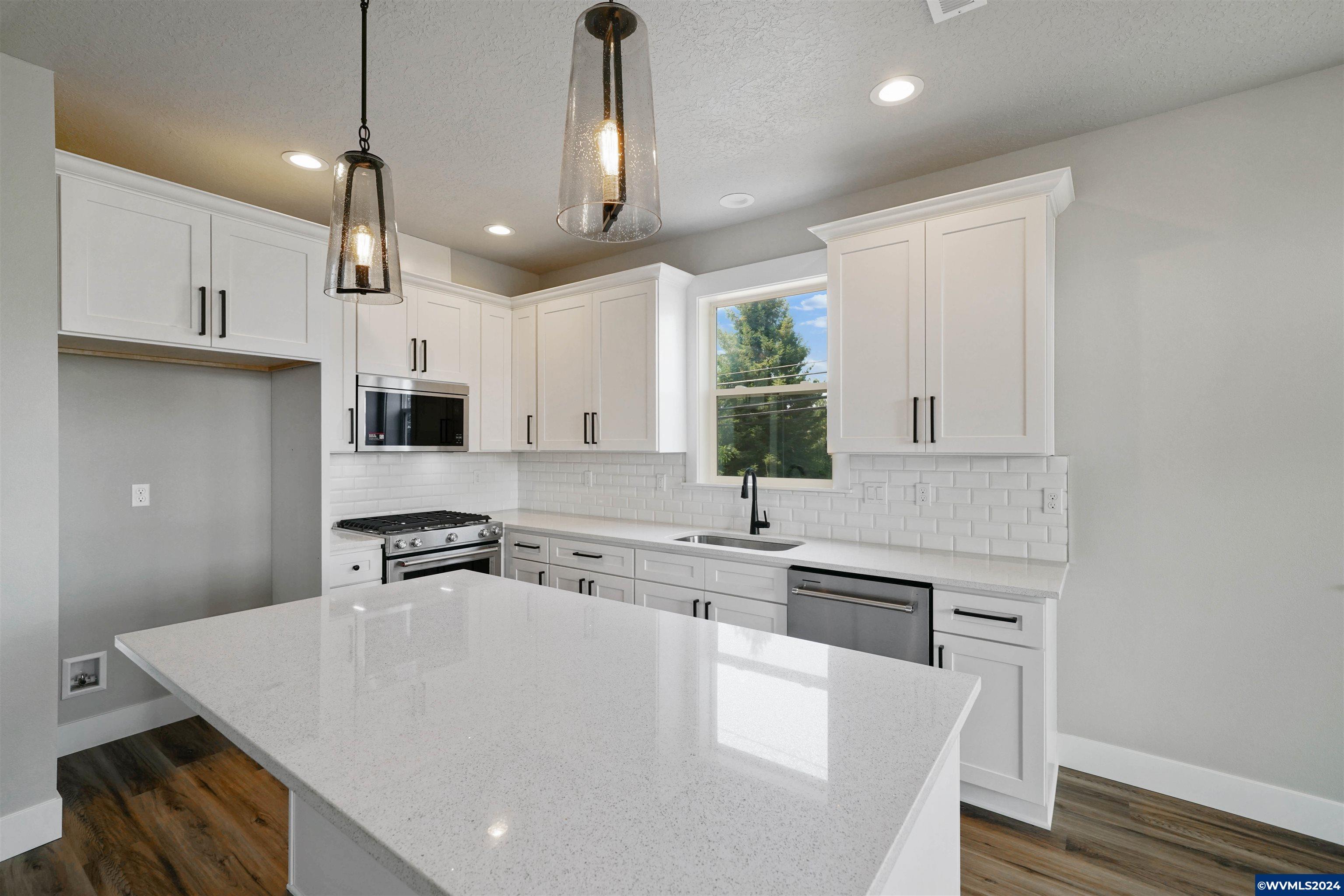 Salem, Oregon, 97306, United States, 3 Bedrooms Bedrooms, ,3 BathroomsBathrooms,Residential,For Sale,1695520