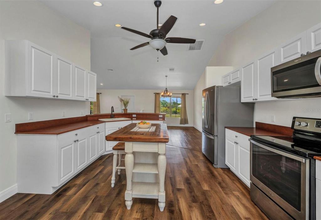 Punta Gorda, Florida, 33982, United States, 3 Bedrooms Bedrooms, ,2 BathroomsBathrooms,Residential,For Sale,1992347