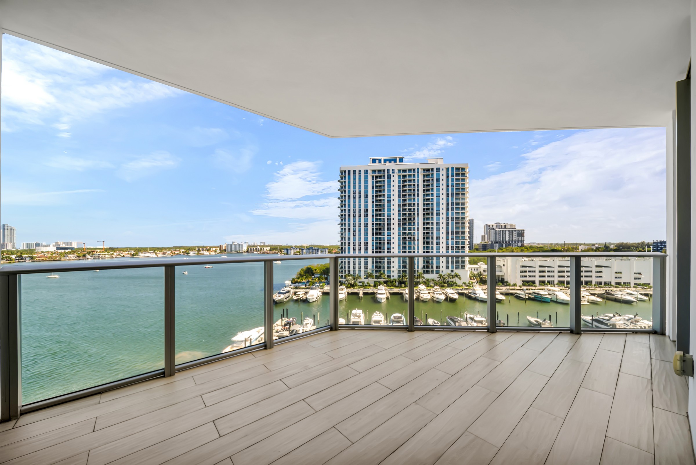 17301 Biscayne Blvd, North Miami Beach, FL, 33160 - 物件實景