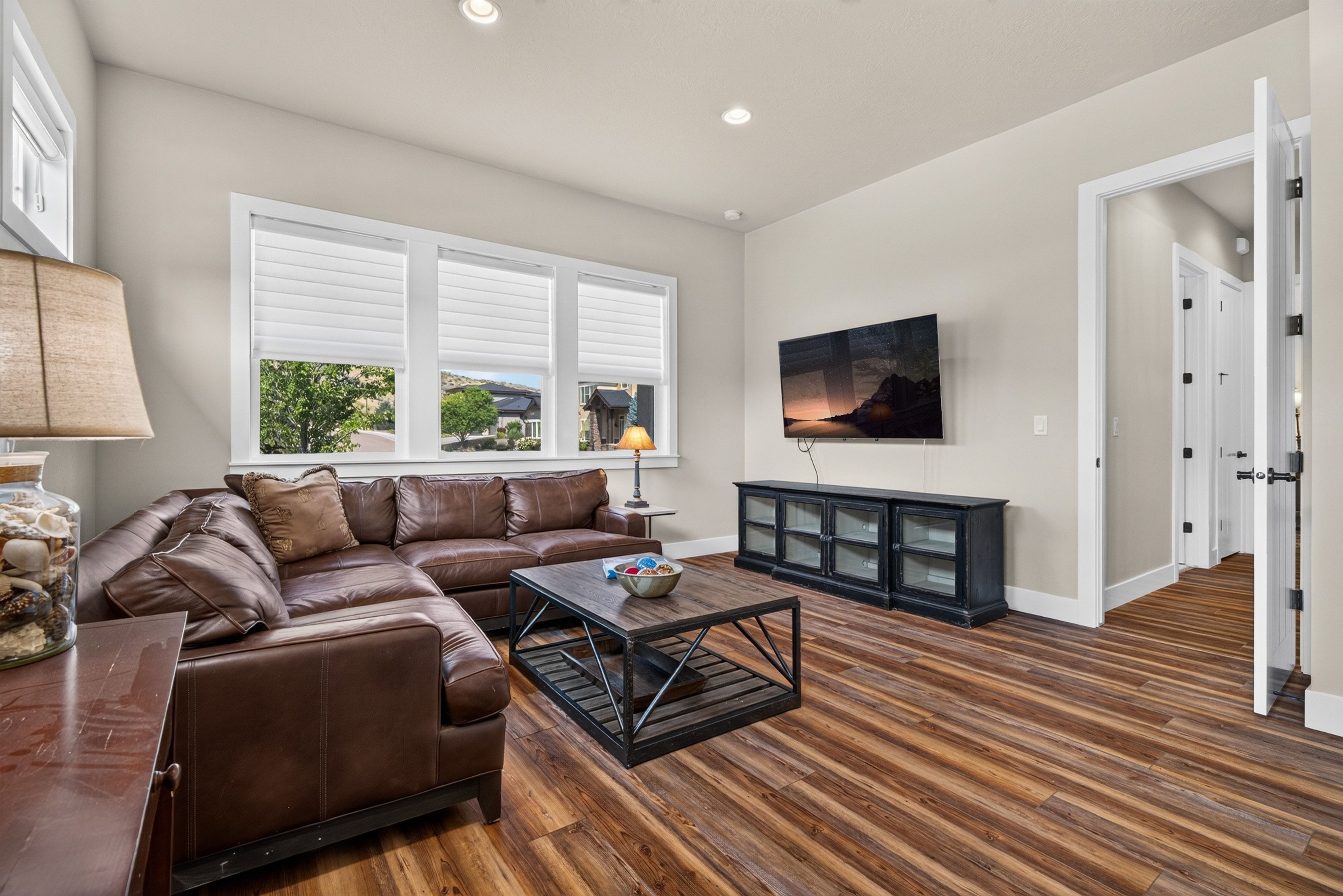  Elegant Single-Level Retreat Near Golf Course - 物件實景
