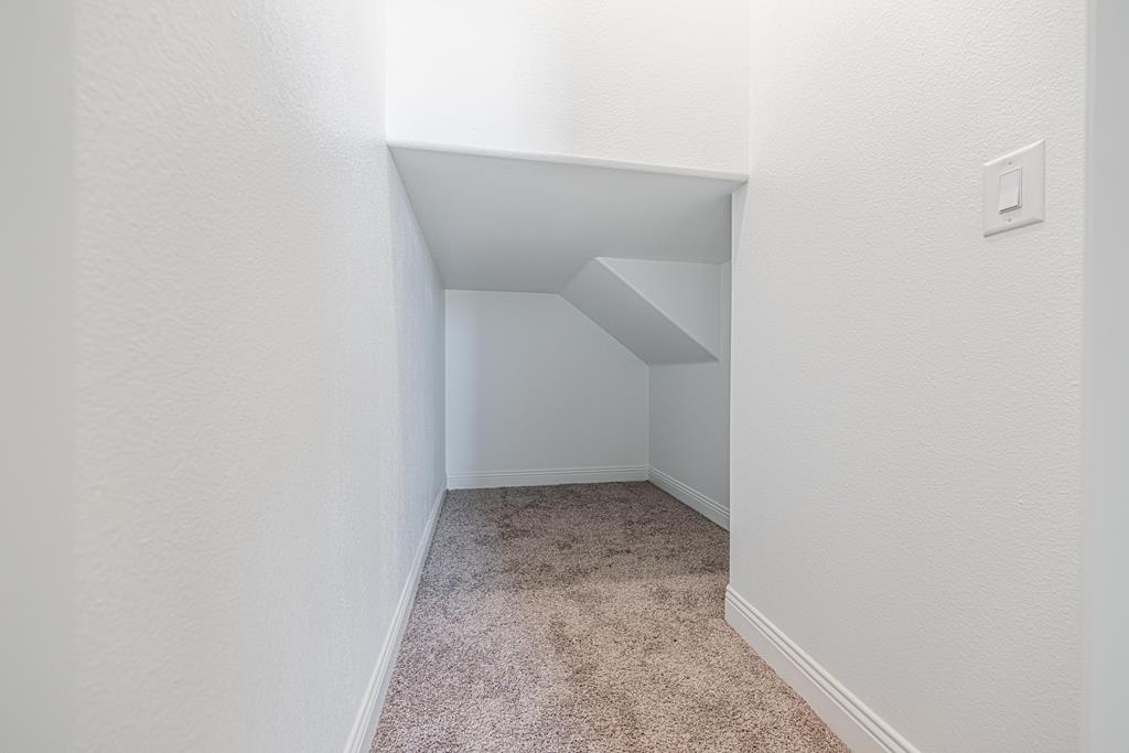 Midland, Texas, 79705, United States, 5 Bedrooms Bedrooms, ,5 BathroomsBathrooms,Residential,For Sale,1998422