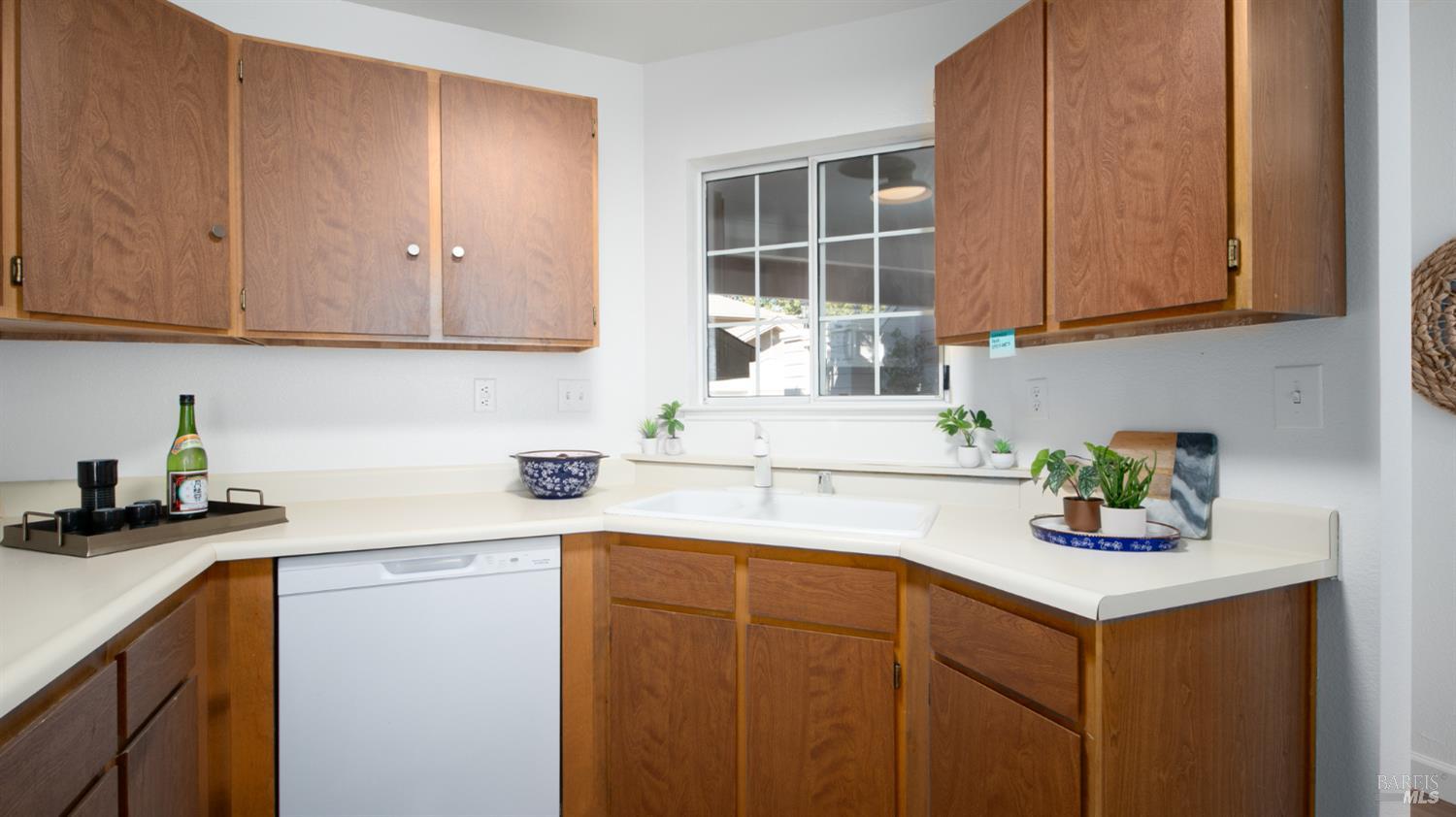 Novato, California, 94945, United States, 2 Bedrooms Bedrooms, ,1 BathroomBathrooms,Residential,For Sale,1958770