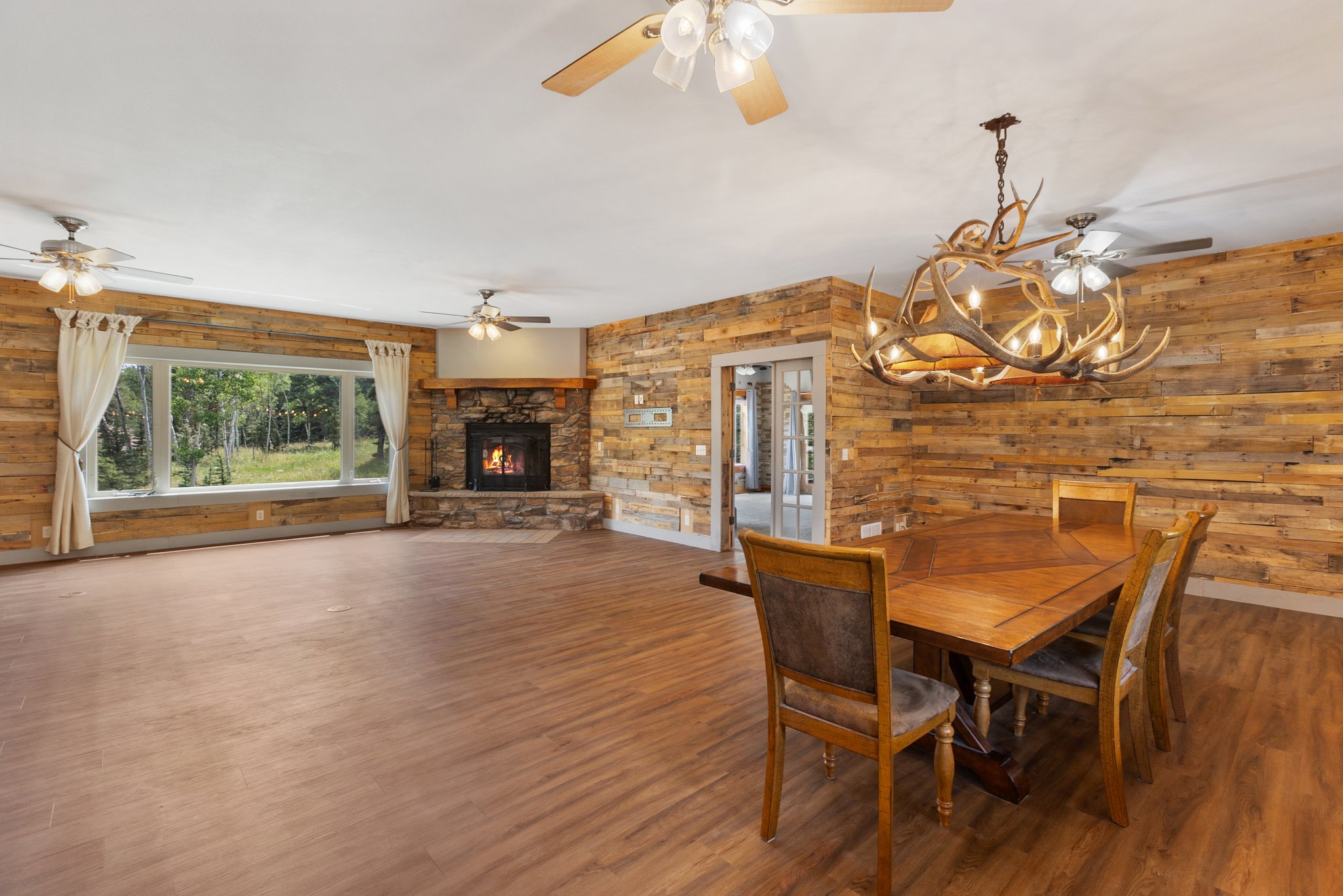 Divide, Colorado, 80814, United States, 3 Bedrooms Bedrooms, ,2 BathroomsBathrooms,Residential,For Sale,1918151