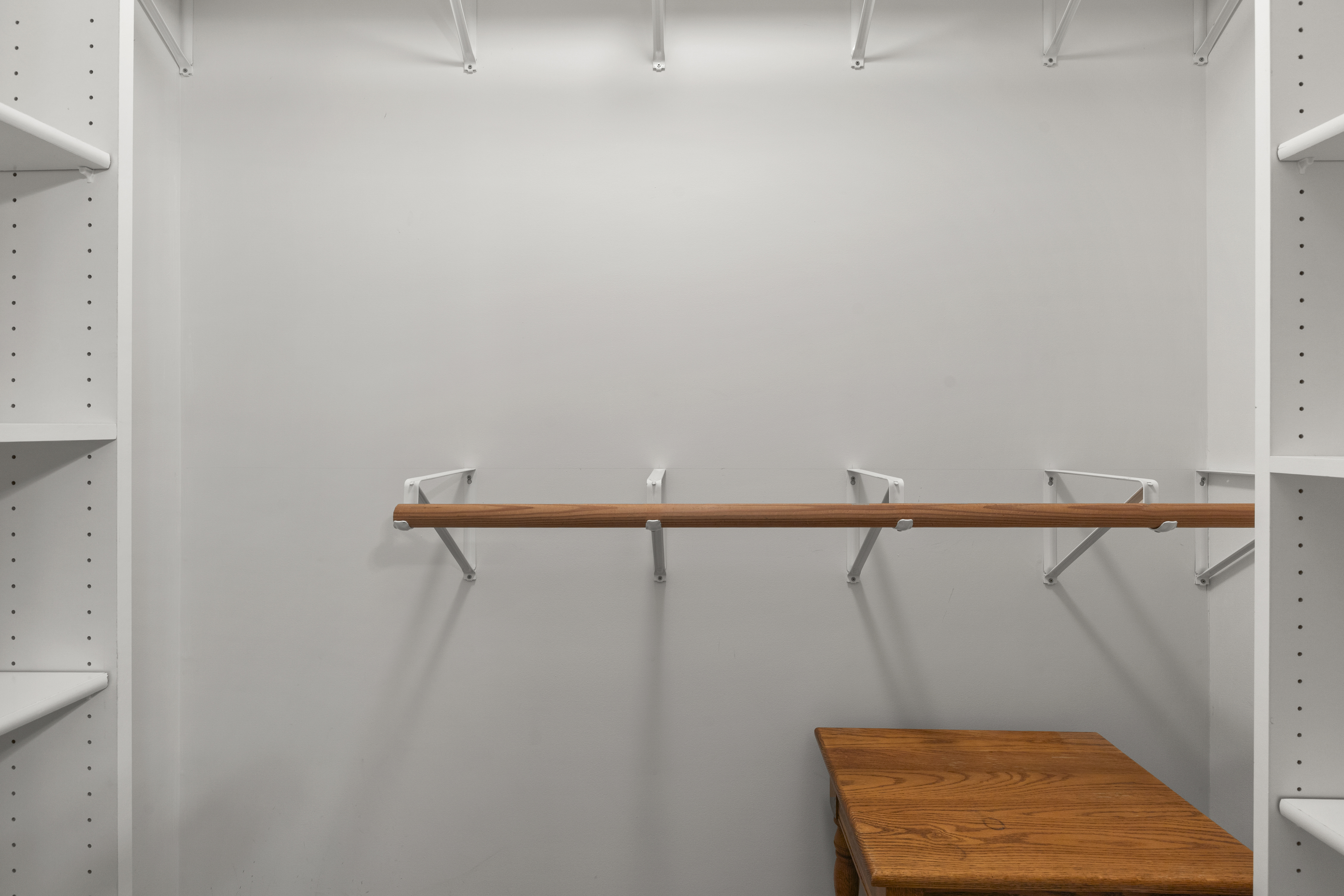  Inviting Champlin Living with Thoughtful Modern Updates - 物件實景