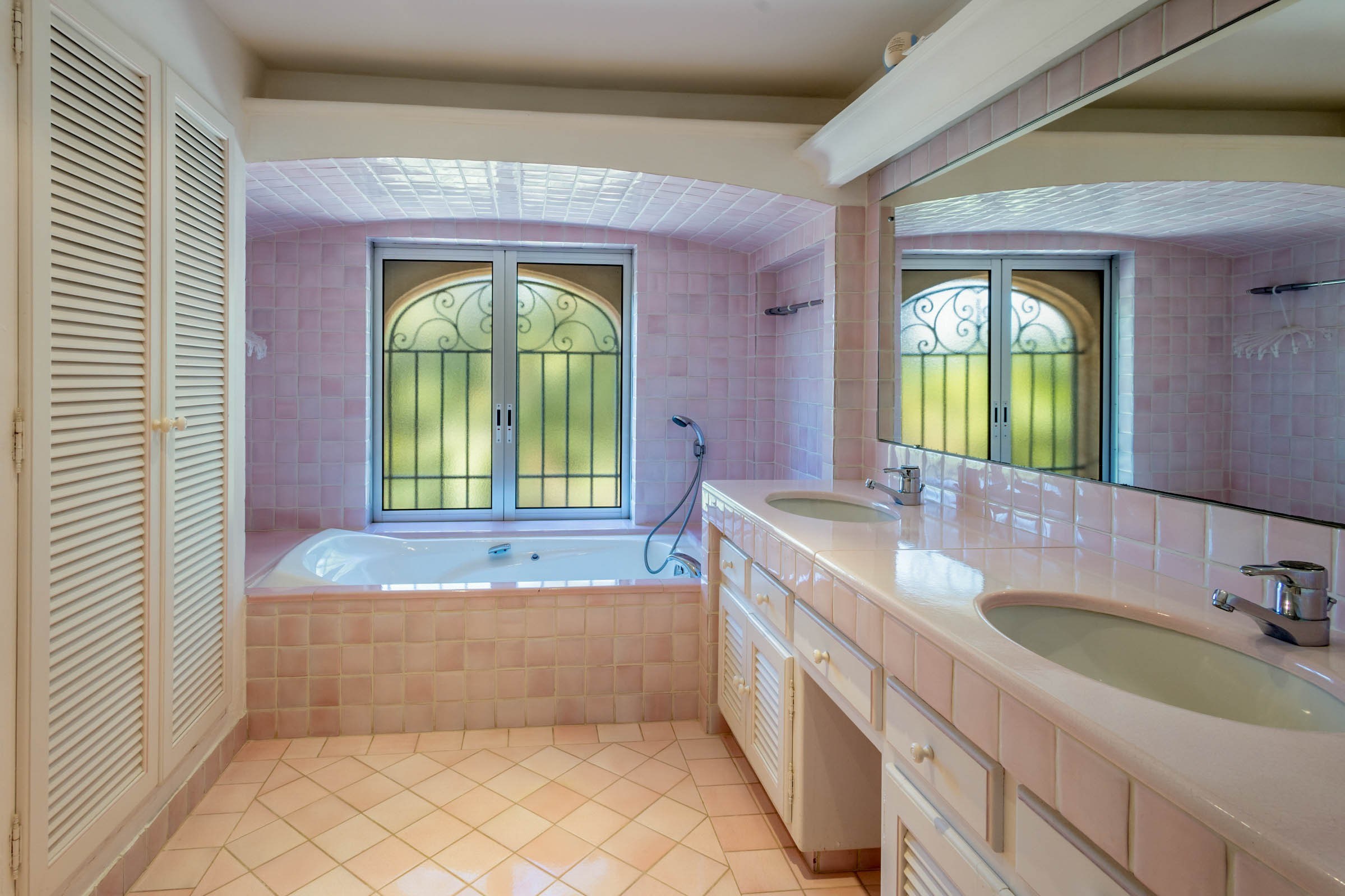  Provençal villa with pool for sale in Grimaud, near Guerrevieille beach - 物件實景