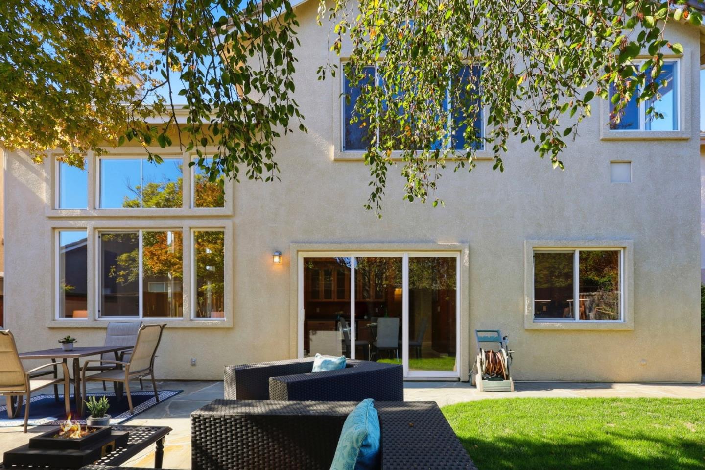 Pacifica, California, 94044, United States, 5 Bedrooms Bedrooms, ,3 BathroomsBathrooms,Residential,For Sale,1989309