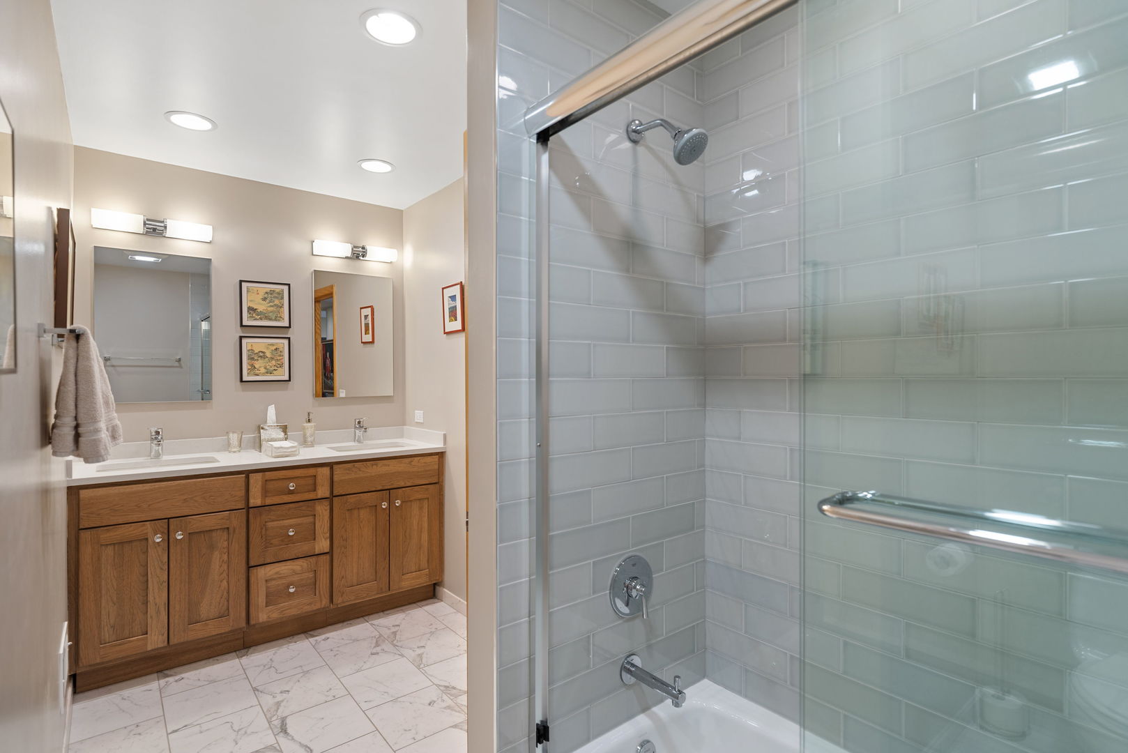 Highland Park, Illinois, 60035, United States, 4 Bedrooms Bedrooms, ,3 BathroomsBathrooms,Residential,For Sale,1989045