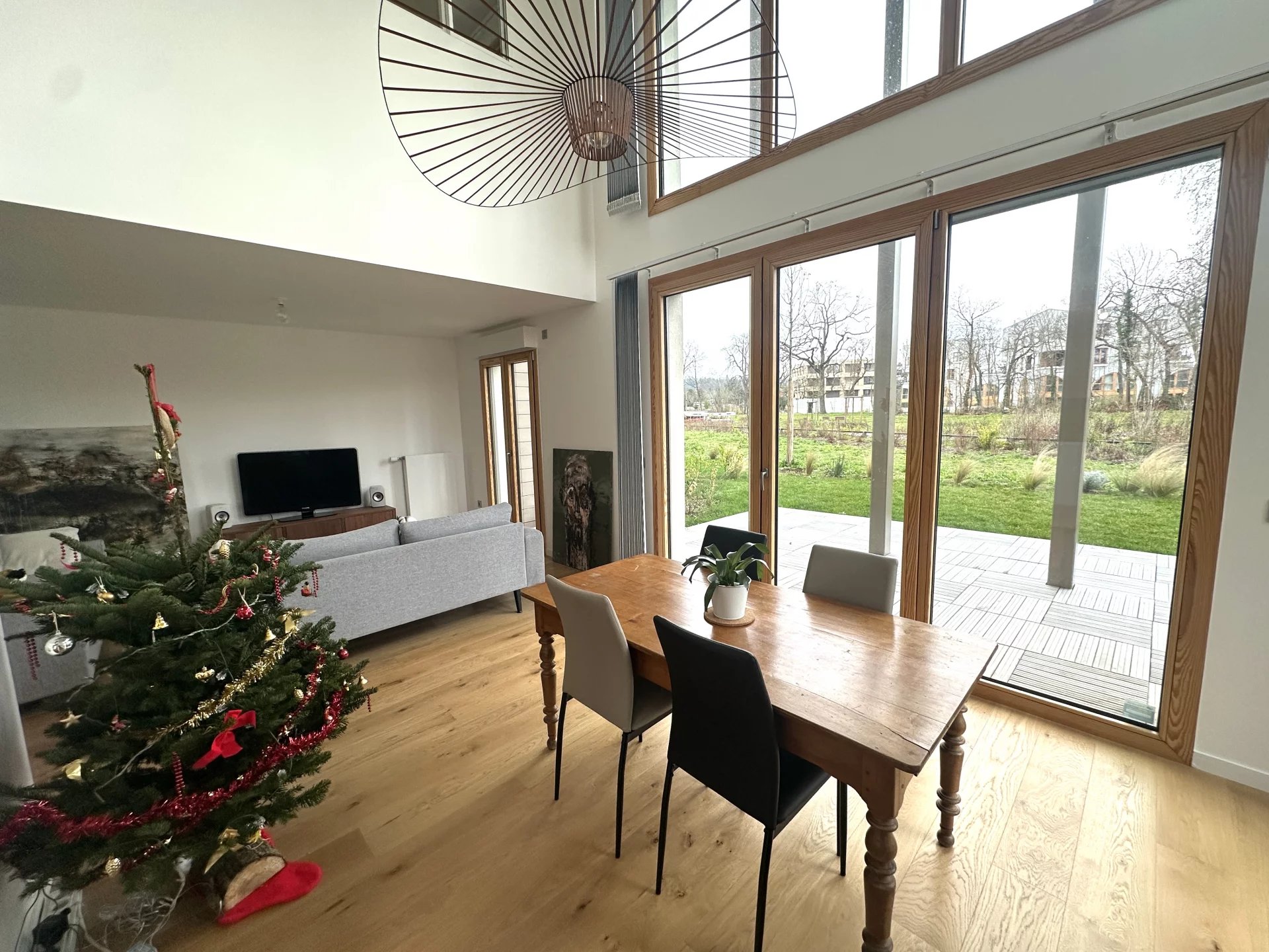 Le Vésinet, Île-de-France, 78110, FR, 2 Bedrooms Bedrooms, ,1 BathroomBathrooms,Residential,For Sale,1994507