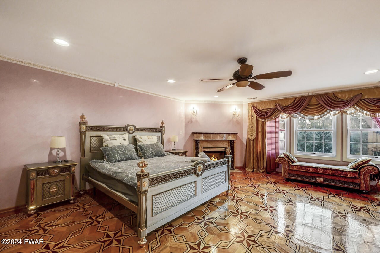 Albrightsville, Pennsylvania, 18210, United States, 4 Bedrooms Bedrooms, ,5 BathroomsBathrooms,Residential,For Sale,1982857