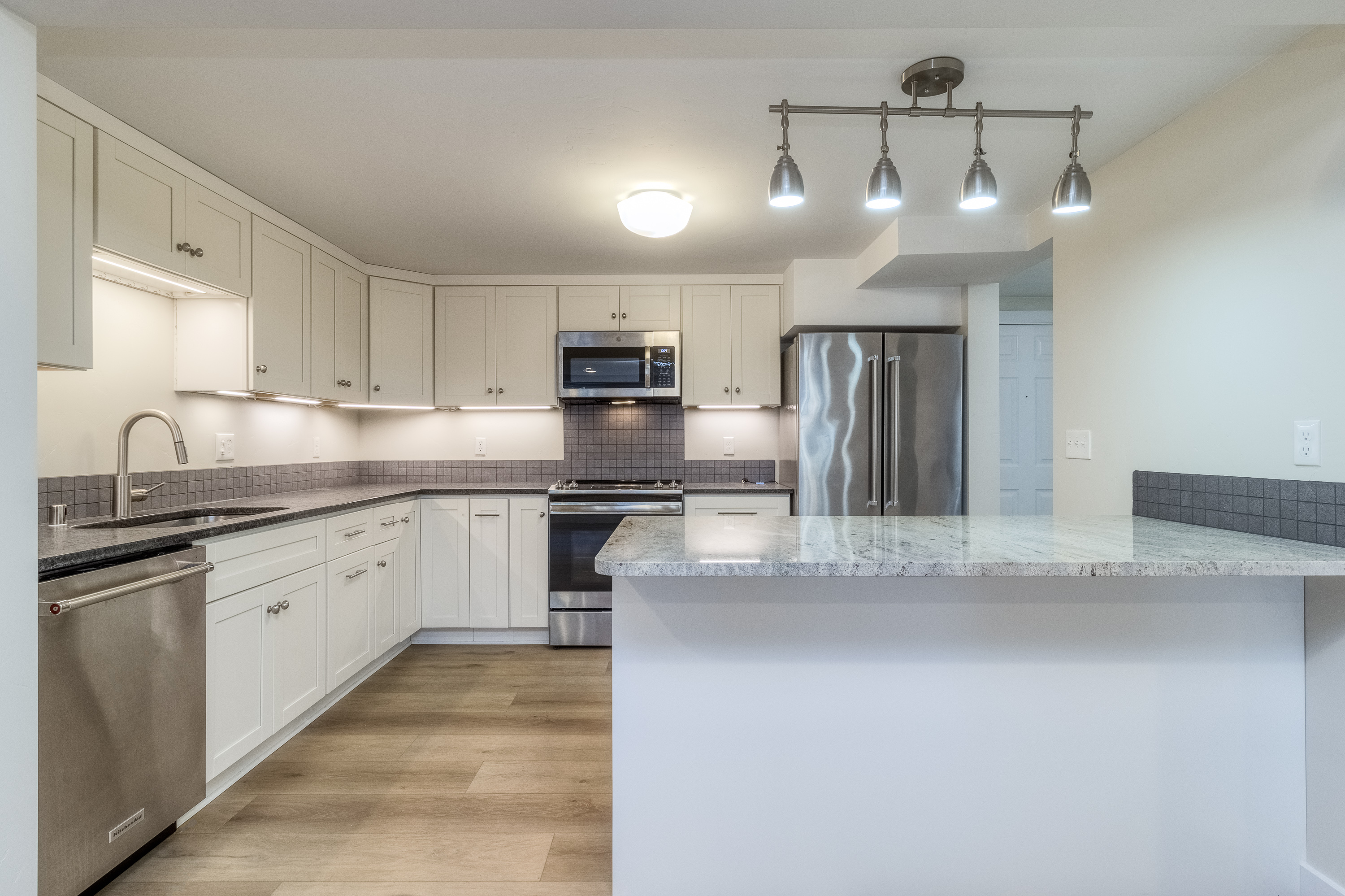  364 Catherine St Unit F-11 - 物件實景