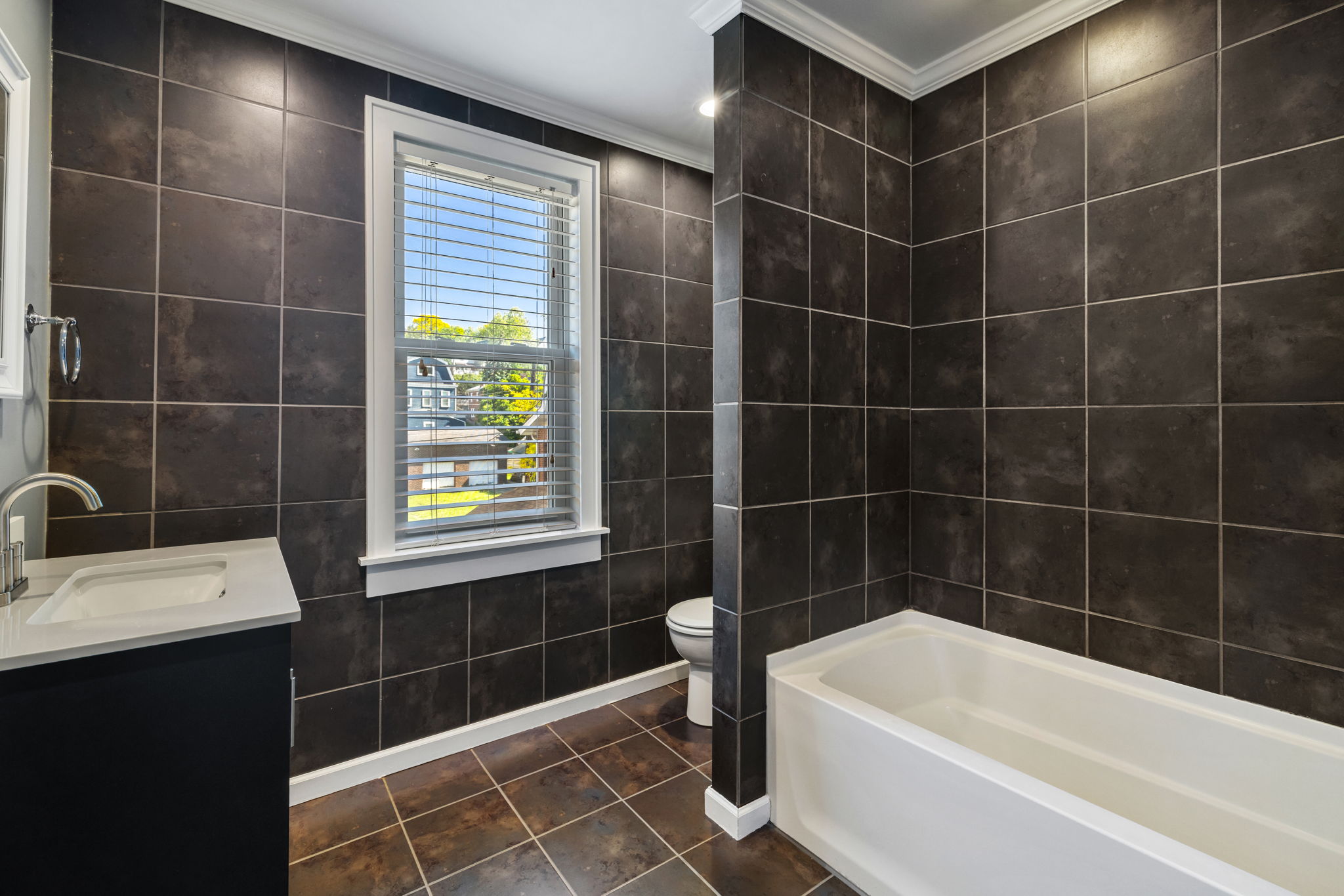 47 Estella Avenue, Pittsburgh, PA 15211 - 物件實景