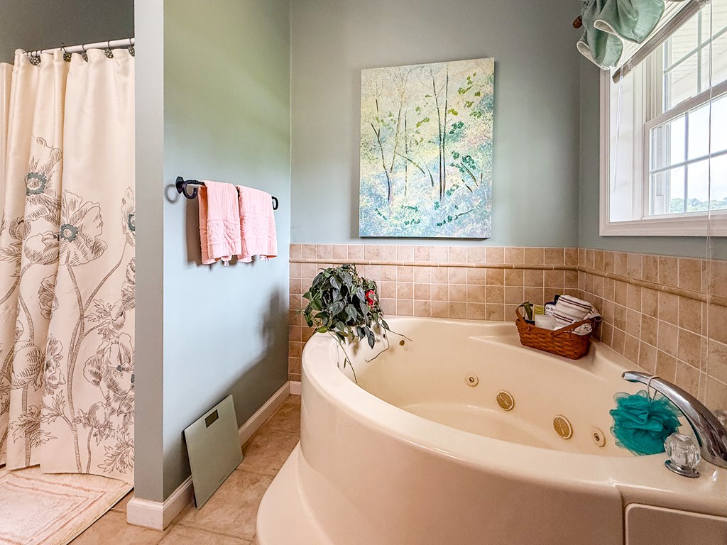 Craddockville, Virginia, 23341, United States, 4 Bedrooms Bedrooms, ,3 BathroomsBathrooms,Residential,For Sale,1891575