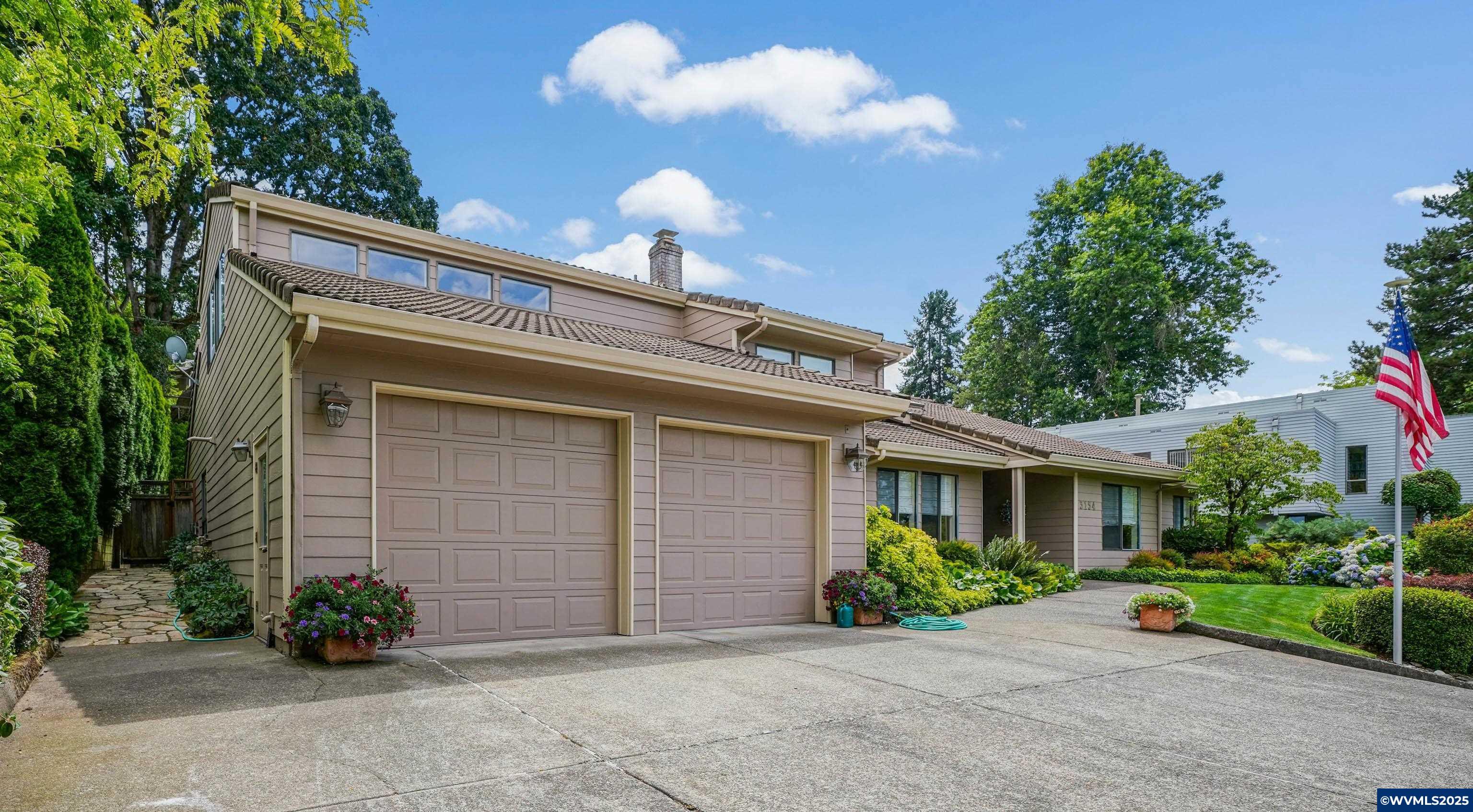 Salem, Oregon, 97302, United States, 5 Bedrooms Bedrooms, ,4 BathroomsBathrooms,Residential,For Sale,1906348