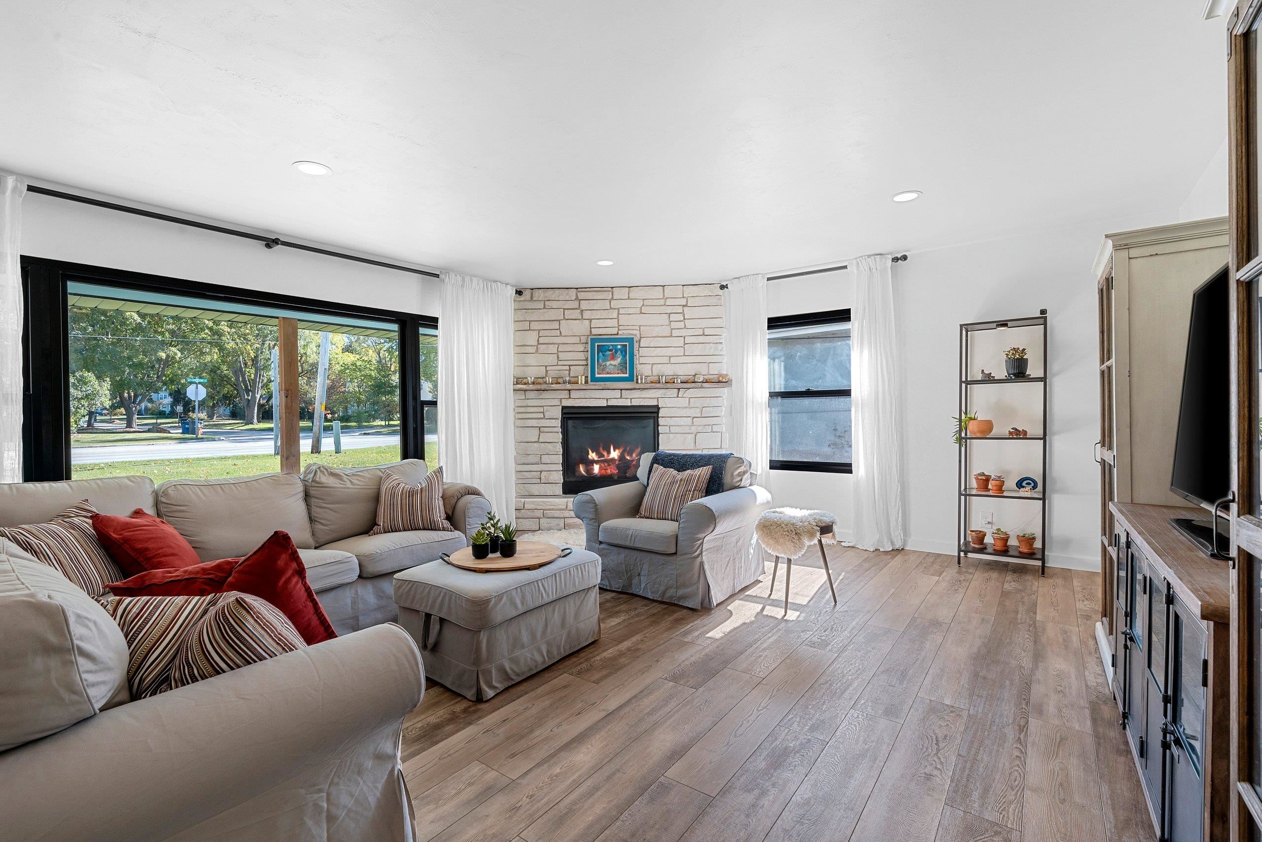 GREEN BAY, Wisconsin, 54301, United States, 3 Bedrooms Bedrooms, ,3 BathroomsBathrooms,Residential,For Sale,1969086