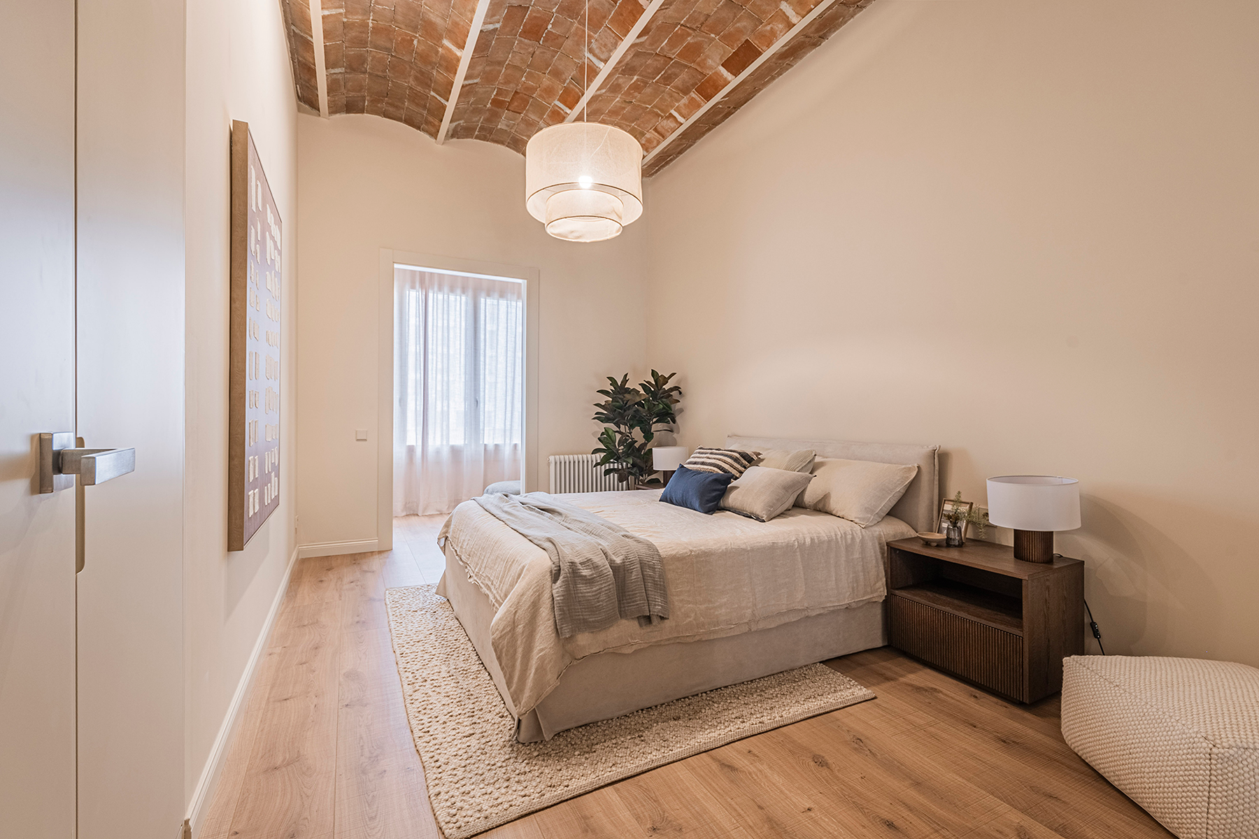  Renovated flat in historic building - L