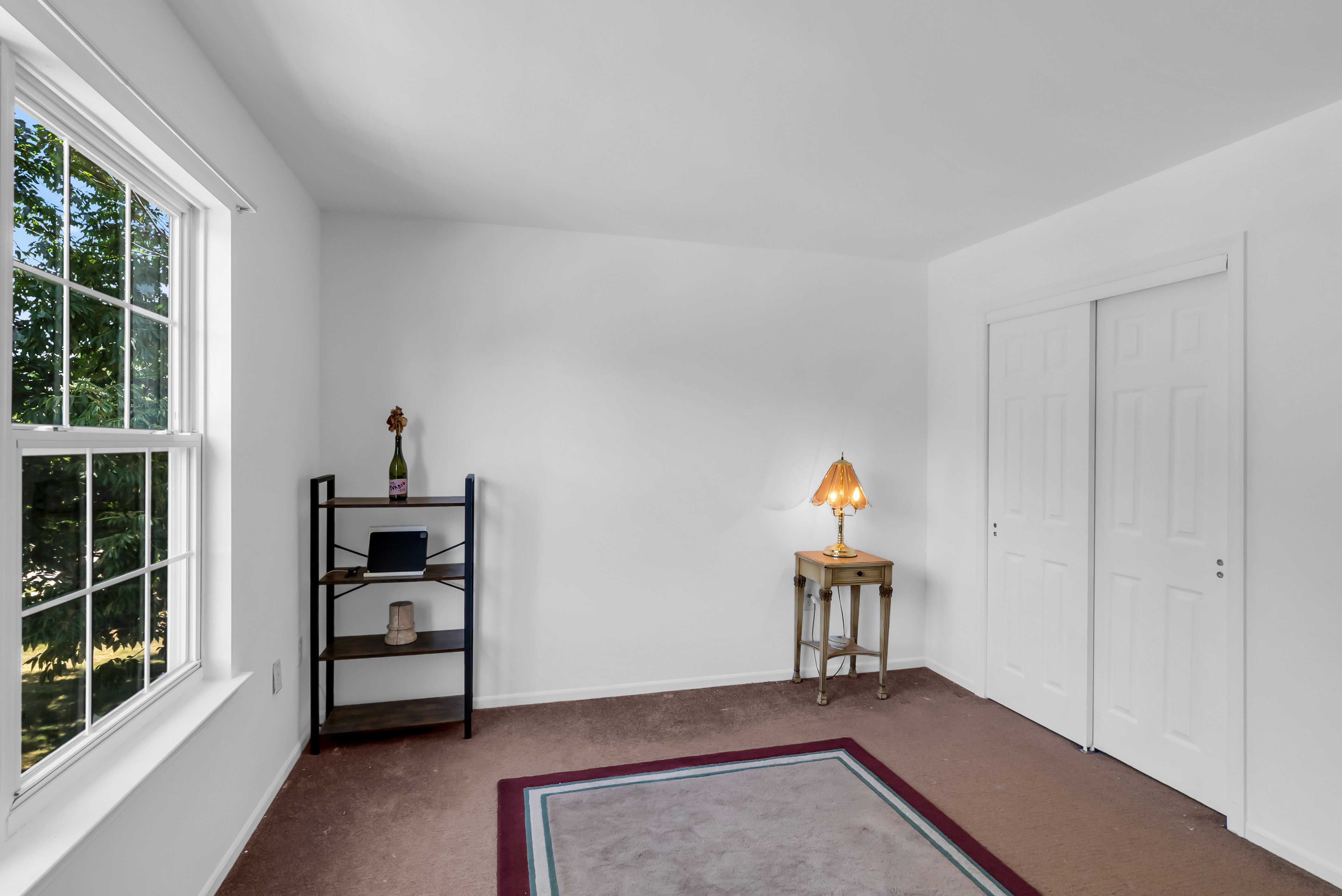  Woodland Hills Colonial Opportunity - 物件實景