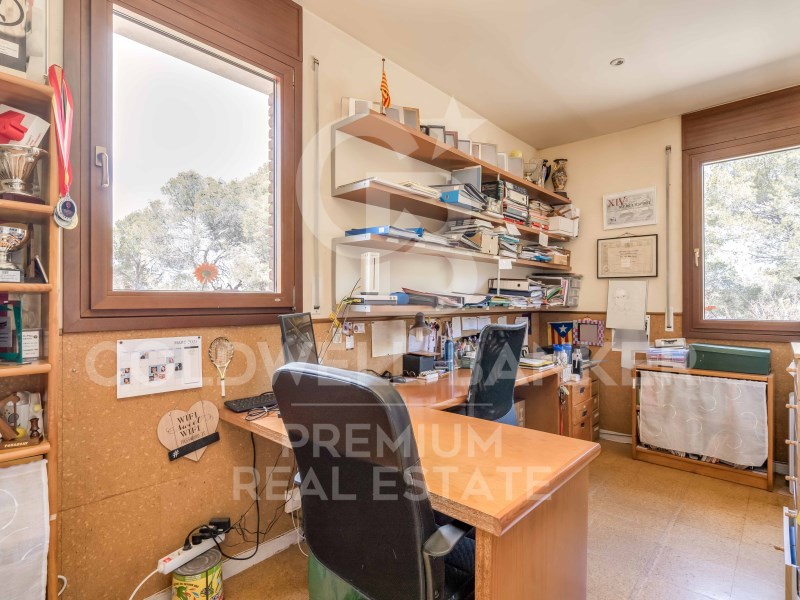 Barcelona, Cerdanyola del Vall?s, Bellaterra Barce, Cerdanyola del Vallès, Catalonia, ES, 9 Bedrooms Bedrooms, ,6 BathroomsBathrooms,Residential,For Sale,Barcelona, Cerdanyola del Vall?s, Bellaterra Barce,1481961