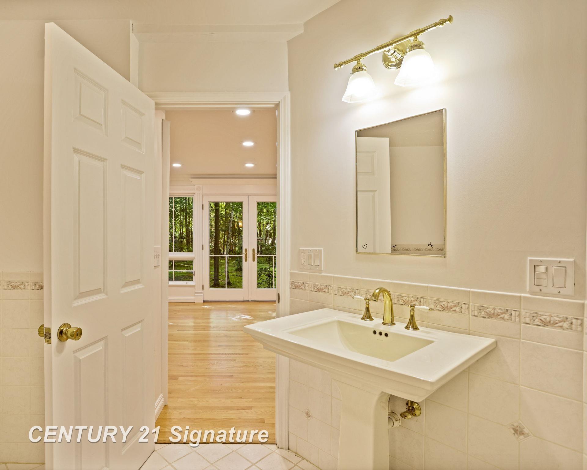 Chesaning, Michigan, 48616, United States, 4 Bedrooms Bedrooms, ,3 BathroomsBathrooms,Residential,For Sale,1980512