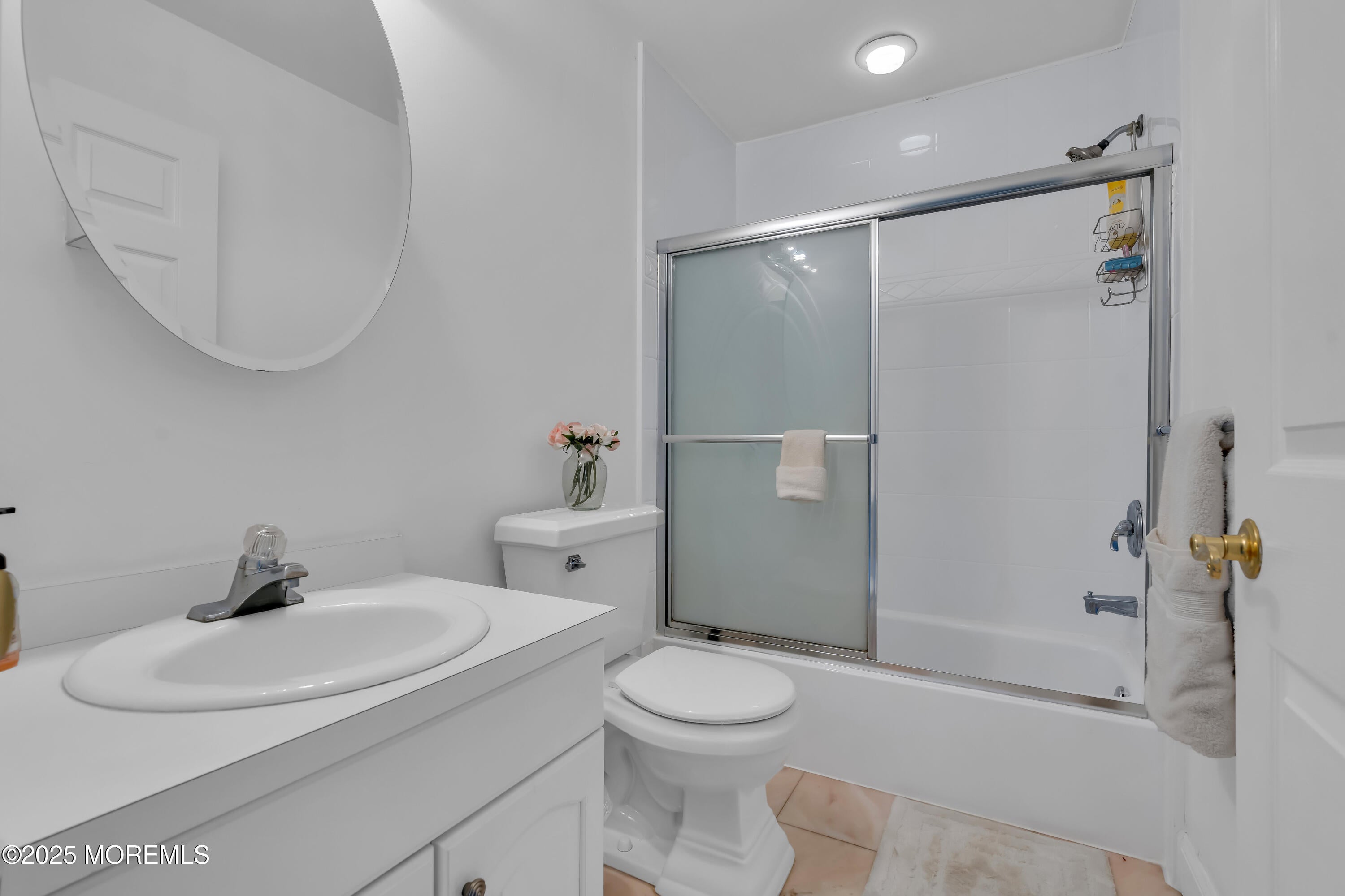 Manalapan, New Jersey, 07726, United States, 6 Bedrooms Bedrooms, ,5 BathroomsBathrooms,Residential,For Sale,1976013