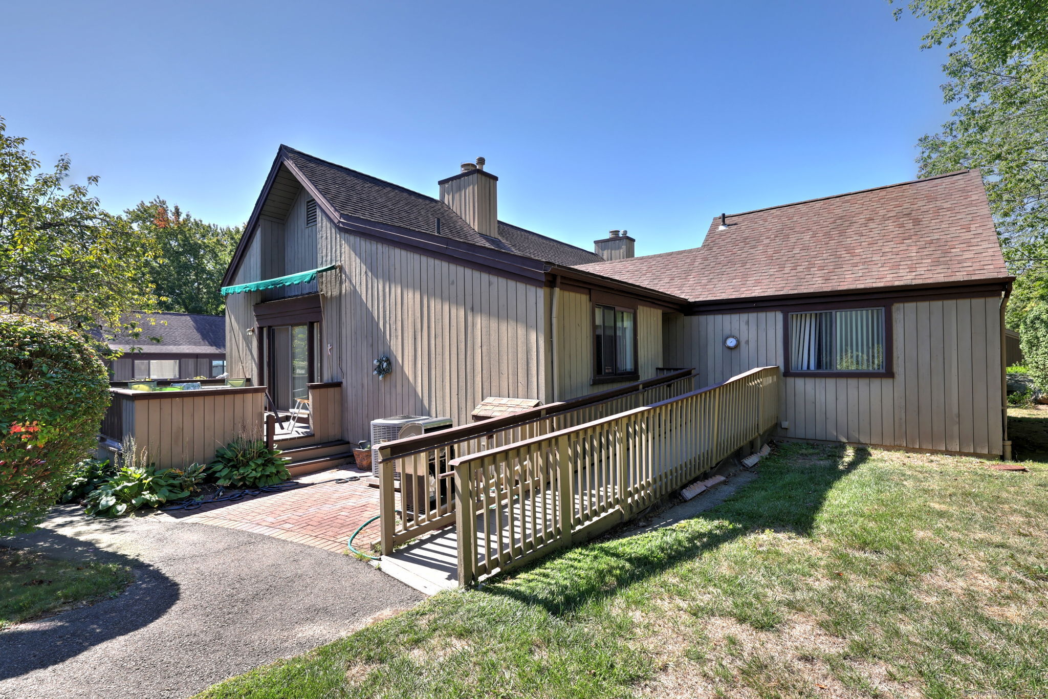 Stratford, Connecticut, 06614, United States, 1 Bedroom Bedrooms, ,3 BathroomsBathrooms,Residential,For Sale,1954891