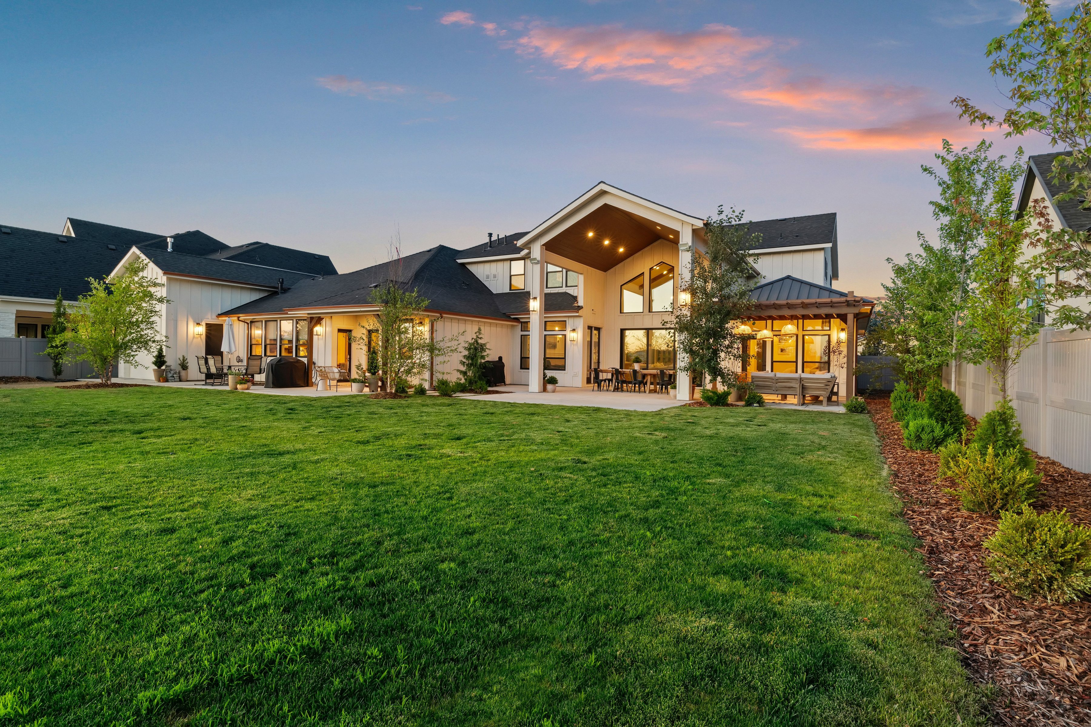  Multi-Generational Luxury with Mountain Views - 物件實景