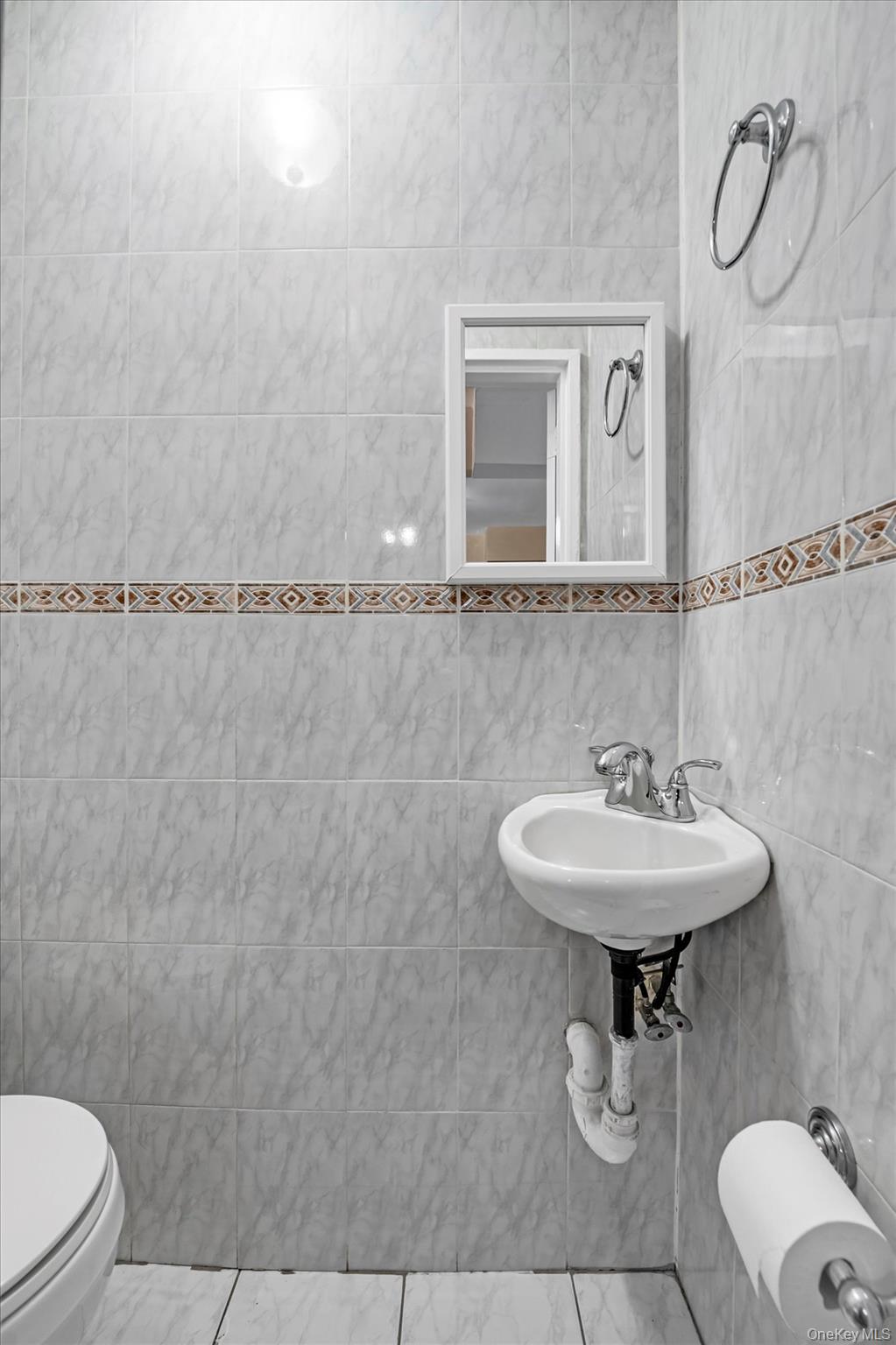 Bronx, New York, 10465, United States, 3 Bedrooms Bedrooms, ,2 BathroomsBathrooms,Residential,For Sale,1919704