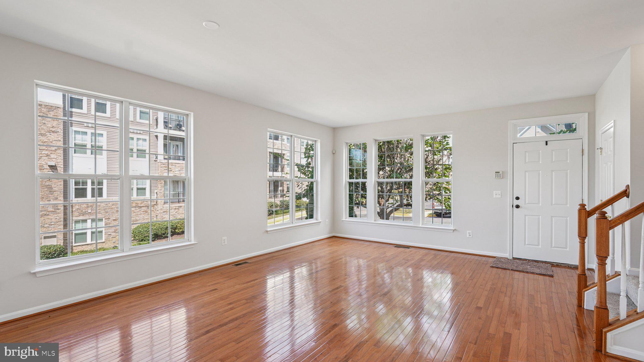 Woodbridge, Virginia, 22191, United States, 4 Bedrooms Bedrooms, ,4 BathroomsBathrooms,Residential,For Sale,1936881