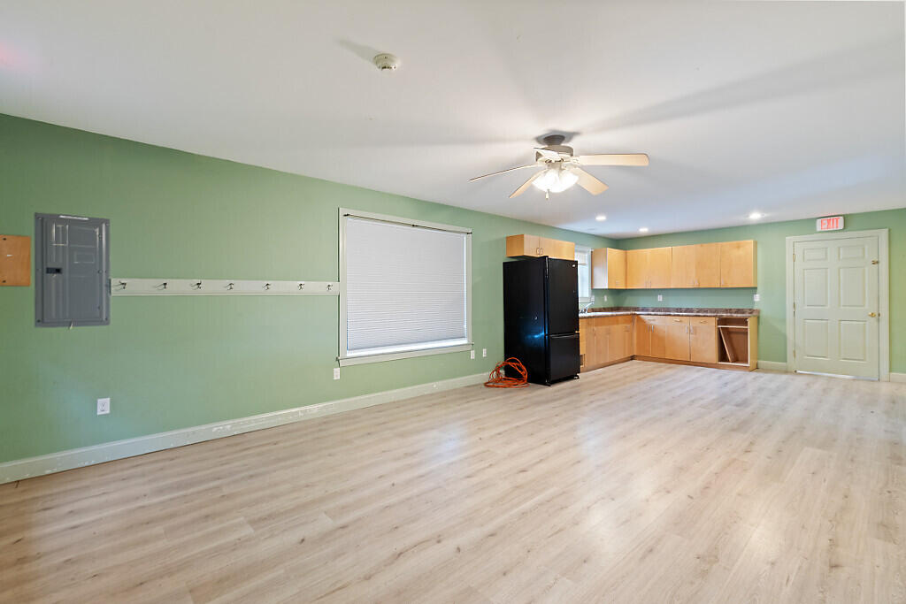 China, Maine, 04358, United States, 6 Bedrooms Bedrooms, ,3 BathroomsBathrooms,Residential,For Sale,1898689