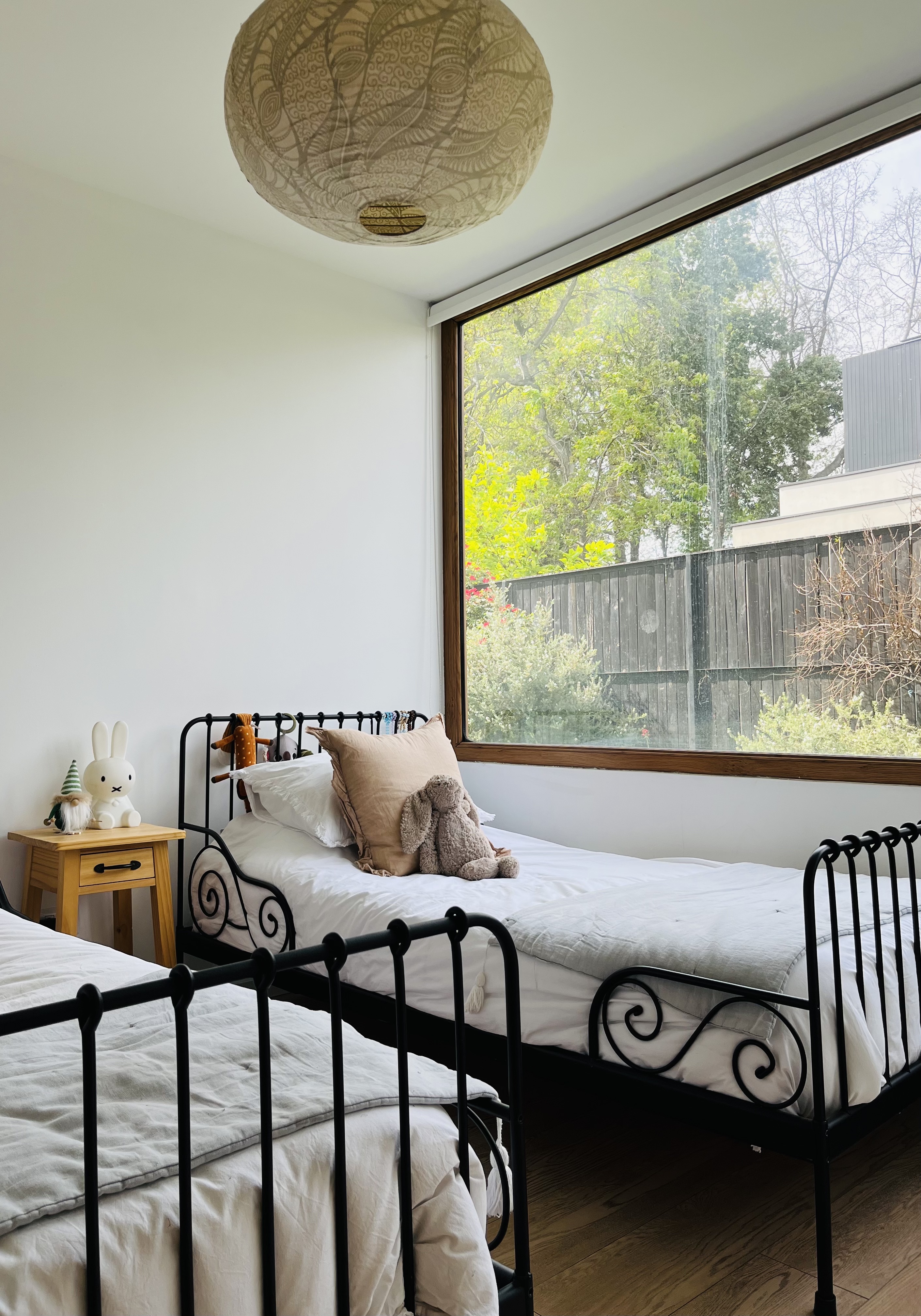  Mediterranean-Style Home on a Private, Closed Street - 物件實景