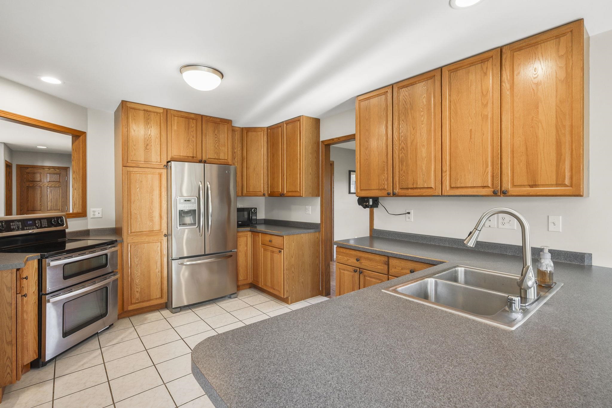 Barneveld, Wisconsin, 53507, United States, 3 Bedrooms Bedrooms, ,4 BathroomsBathrooms,Residential,For Sale,1986114